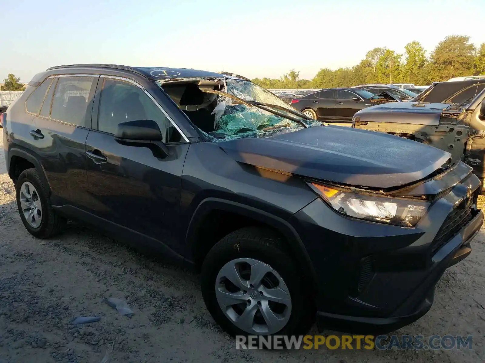 9 Photograph of a damaged car 2T3H1RFV9LW073472 TOYOTA RAV4 2020