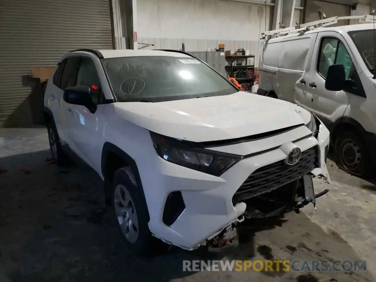 1 Photograph of a damaged car 2T3H1RFV9LW089932 TOYOTA RAV4 2020