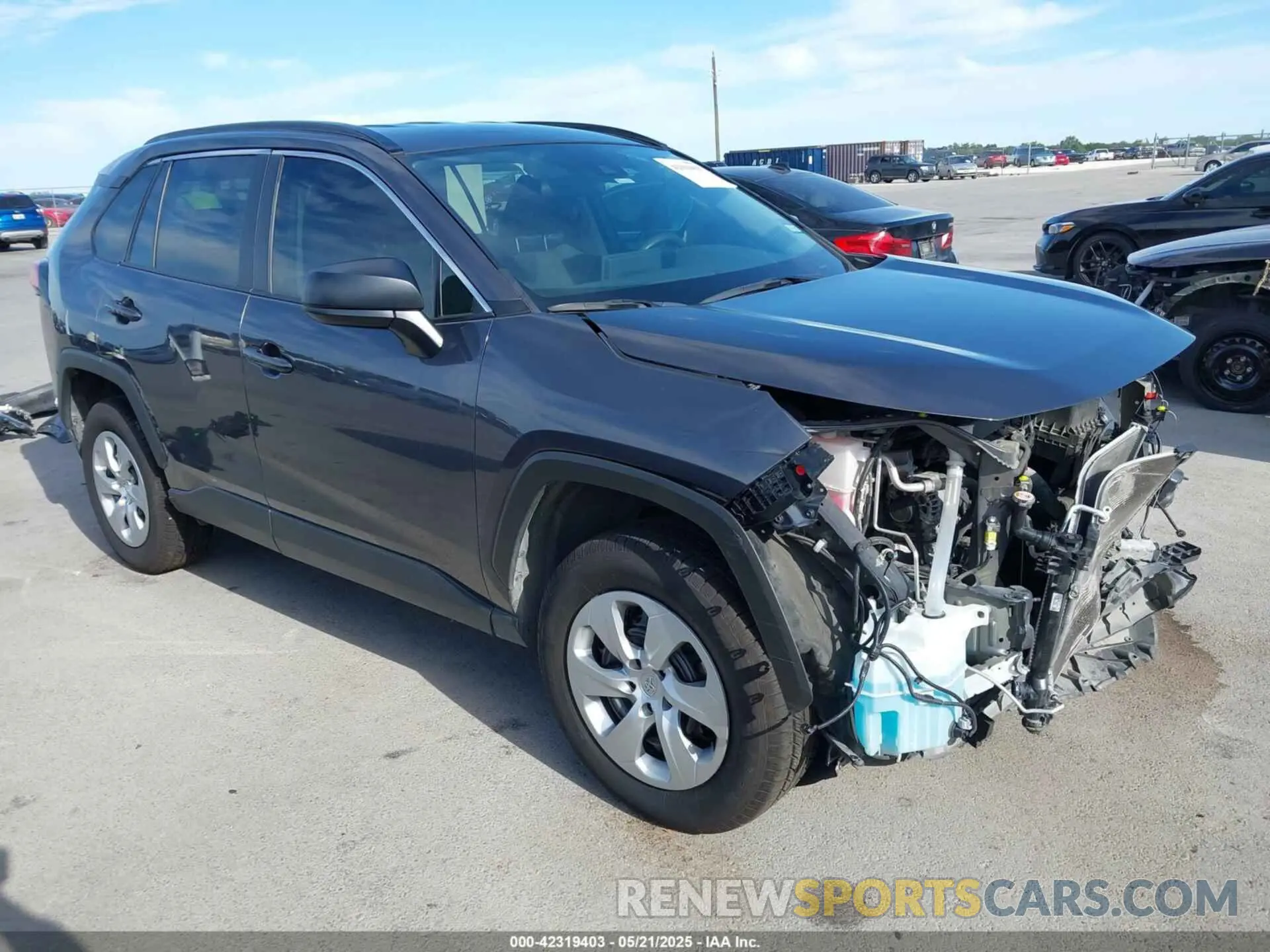1 Photograph of a damaged car 2T3H1RFV9LW098453 TOYOTA RAV4 2020