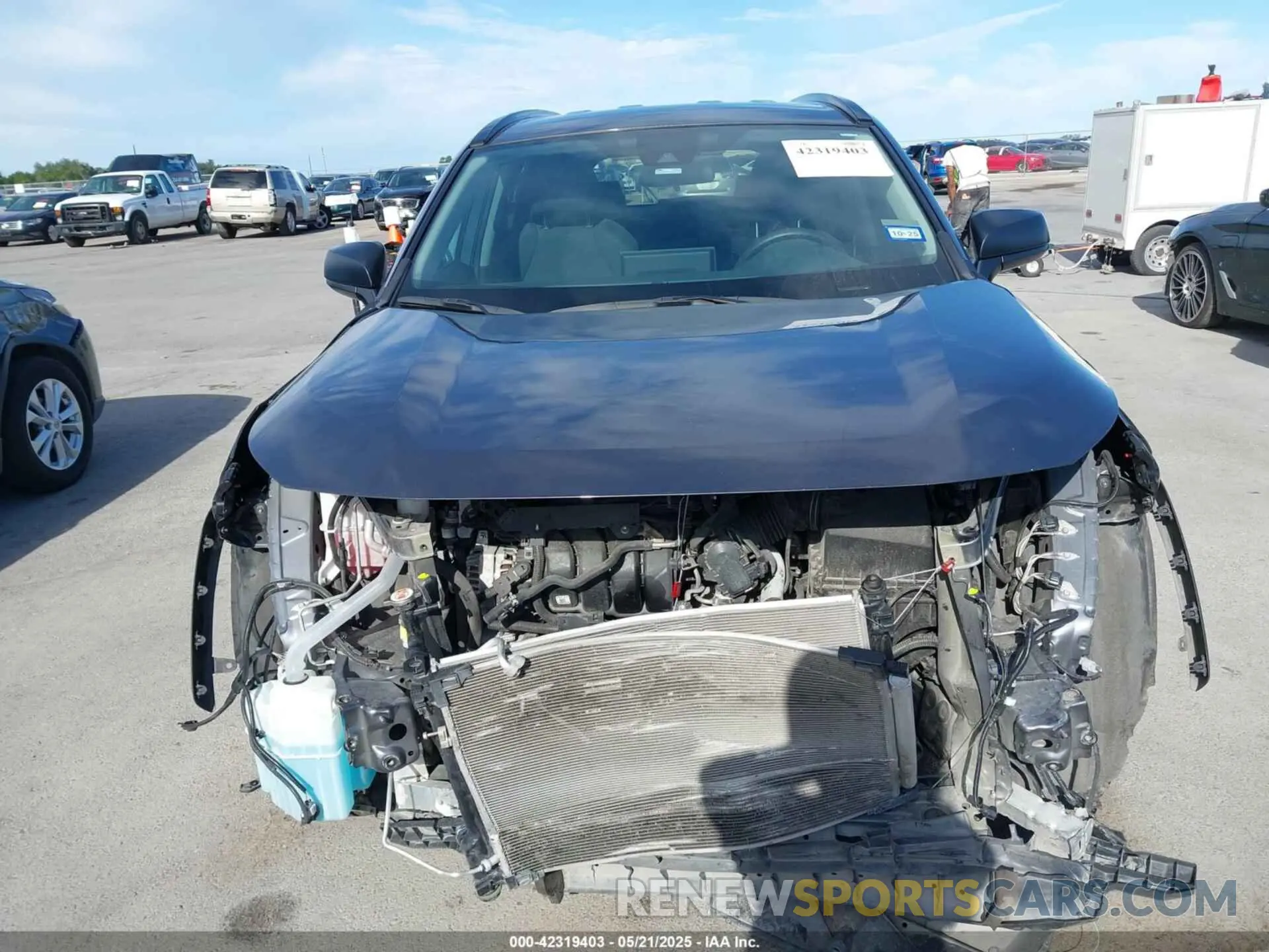 13 Photograph of a damaged car 2T3H1RFV9LW098453 TOYOTA RAV4 2020