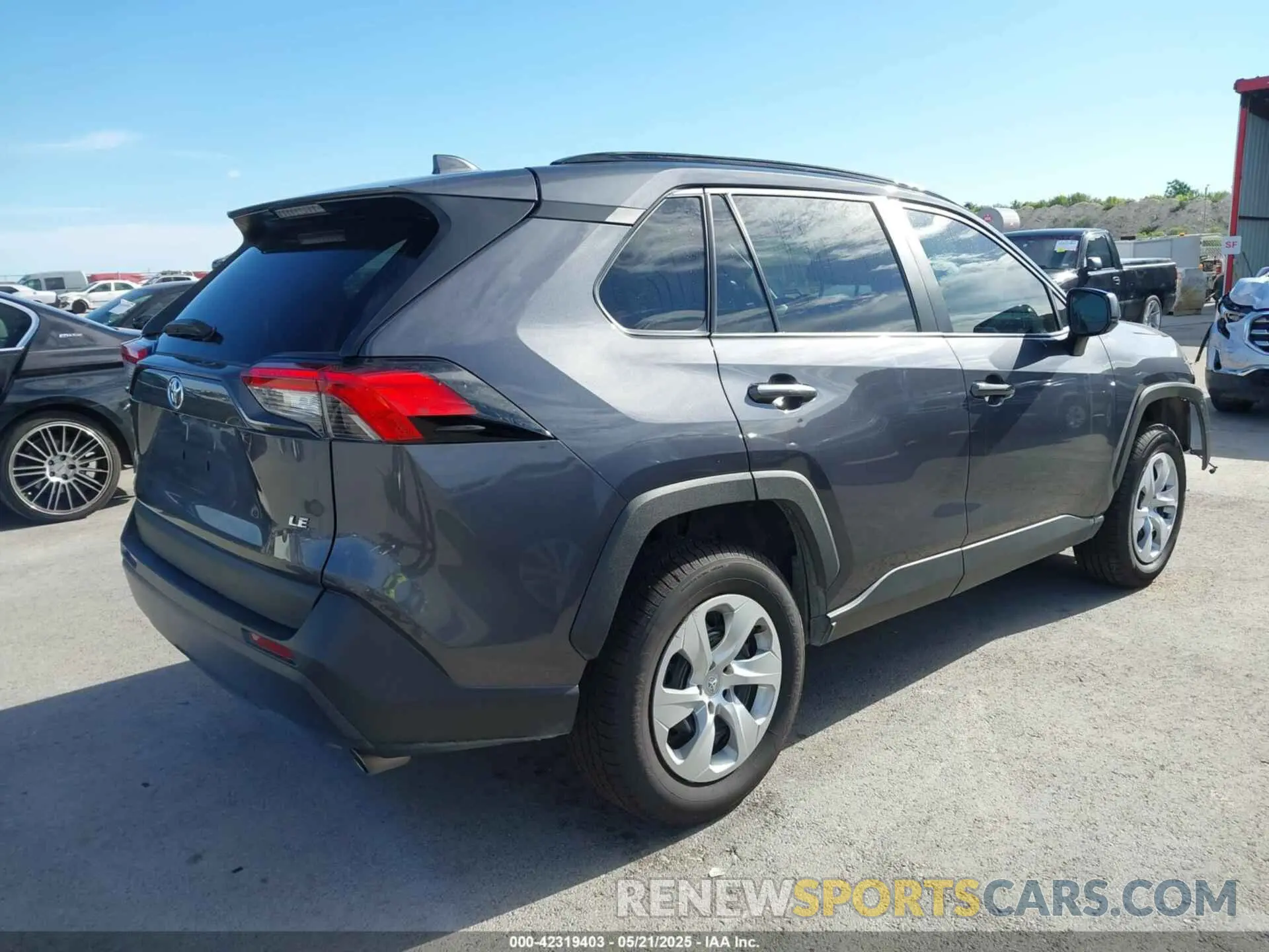 4 Photograph of a damaged car 2T3H1RFV9LW098453 TOYOTA RAV4 2020