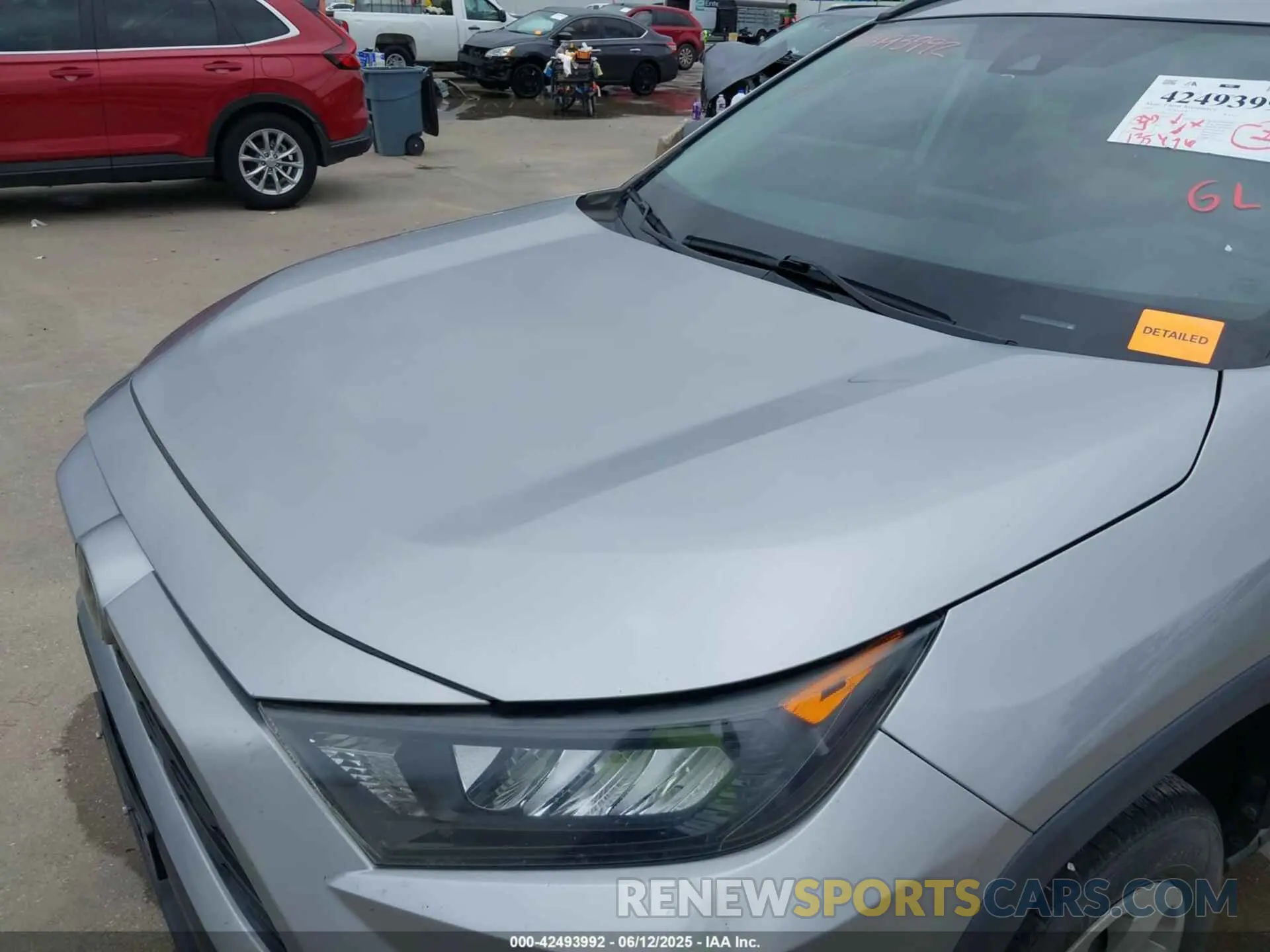 18 Photograph of a damaged car 2T3H1RFVXLC037260 TOYOTA RAV4 2020
