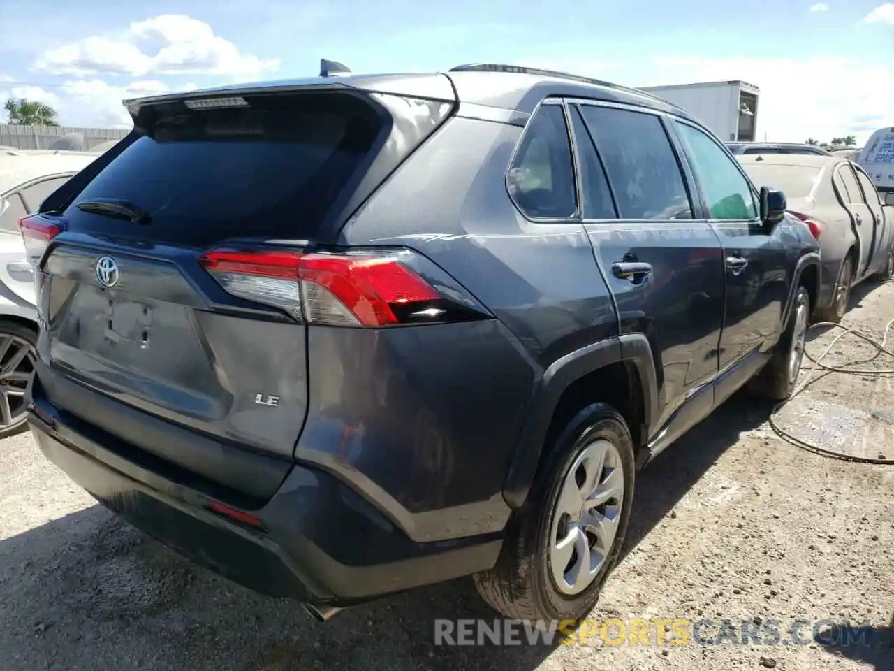 4 Photograph of a damaged car 2T3H1RFVXLC041065 TOYOTA RAV4 2020