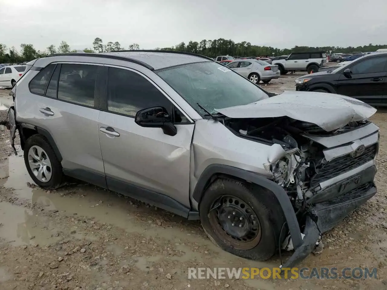 4 Photograph of a damaged car 2T3H1RFVXLC046671 TOYOTA RAV4 2020