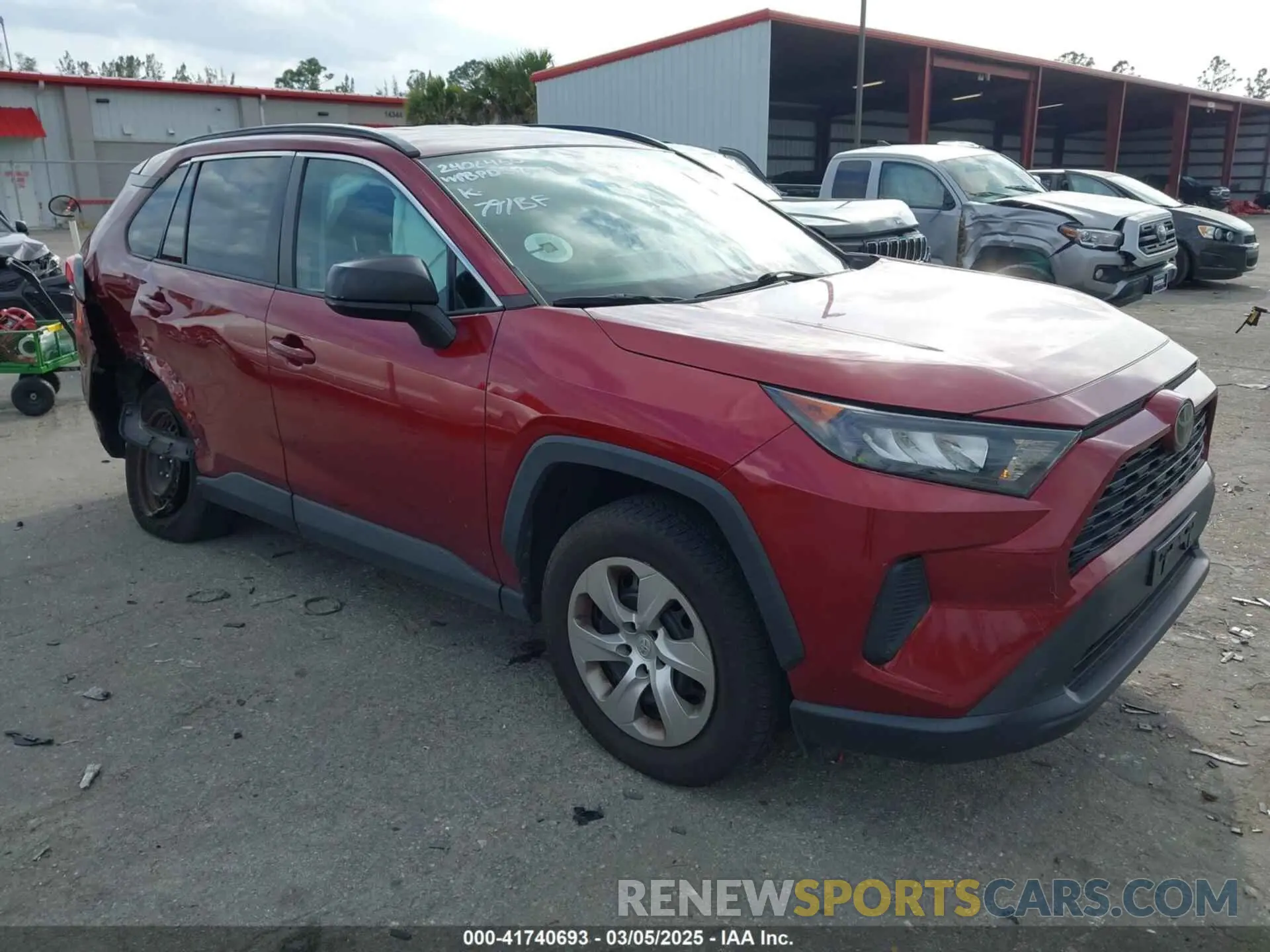 1 Photograph of a damaged car 2T3H1RFVXLC055676 TOYOTA RAV4 2020