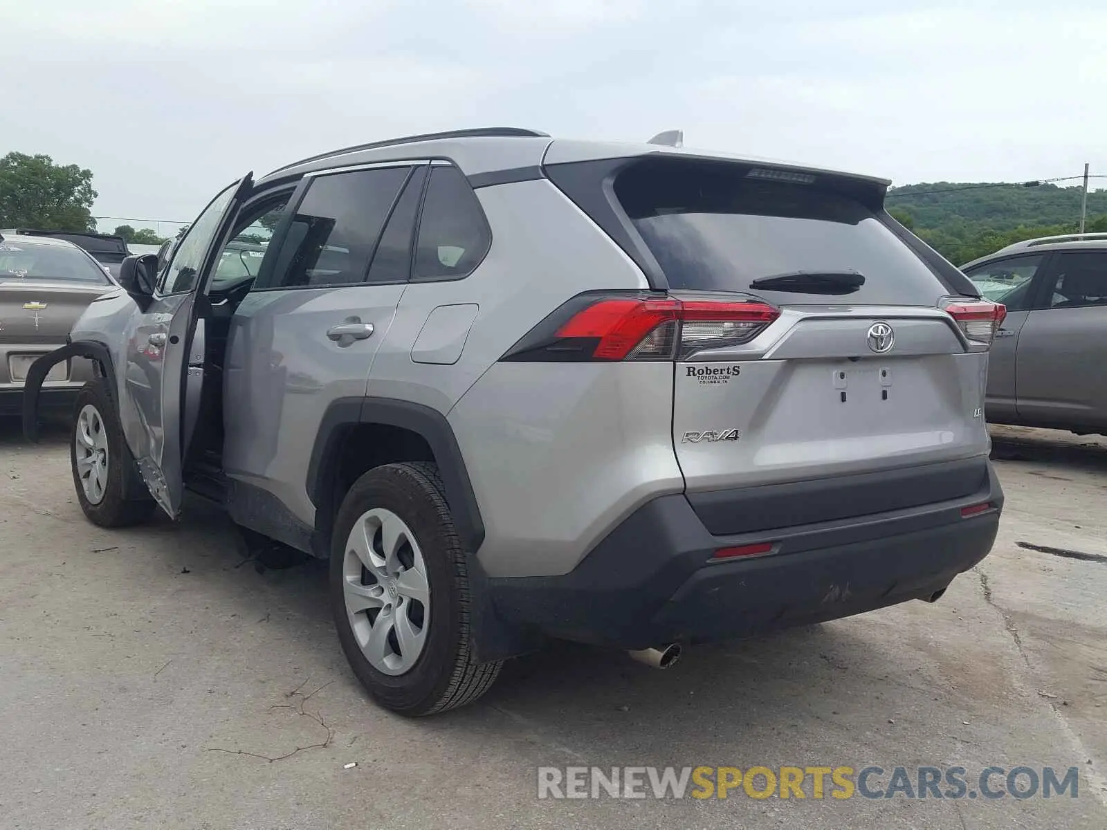 3 Photograph of a damaged car 2T3H1RFVXLC055788 TOYOTA RAV4 2020