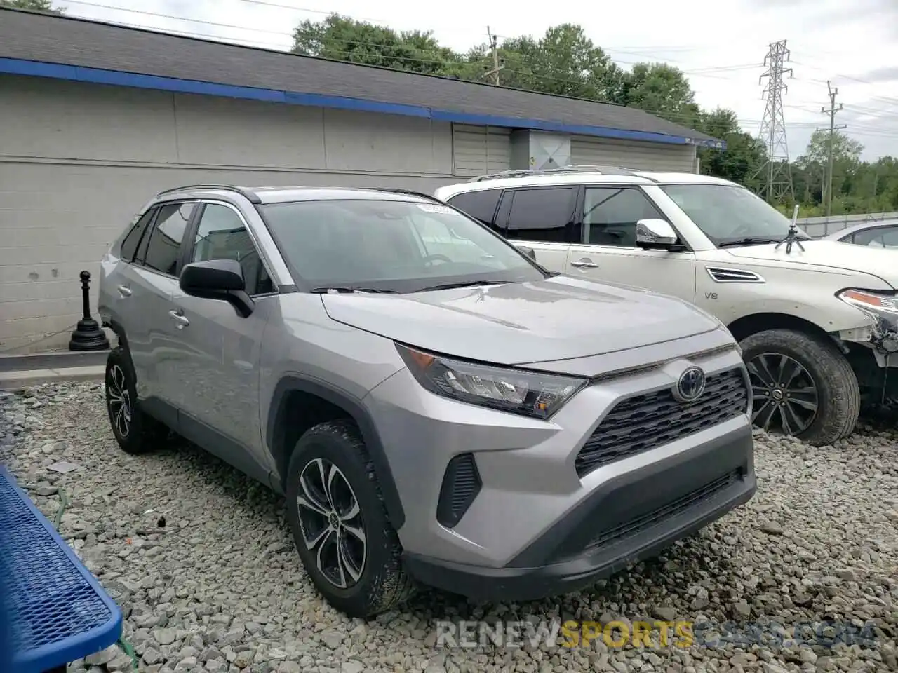 1 Photograph of a damaged car 2T3H1RFVXLC071098 TOYOTA RAV4 2020