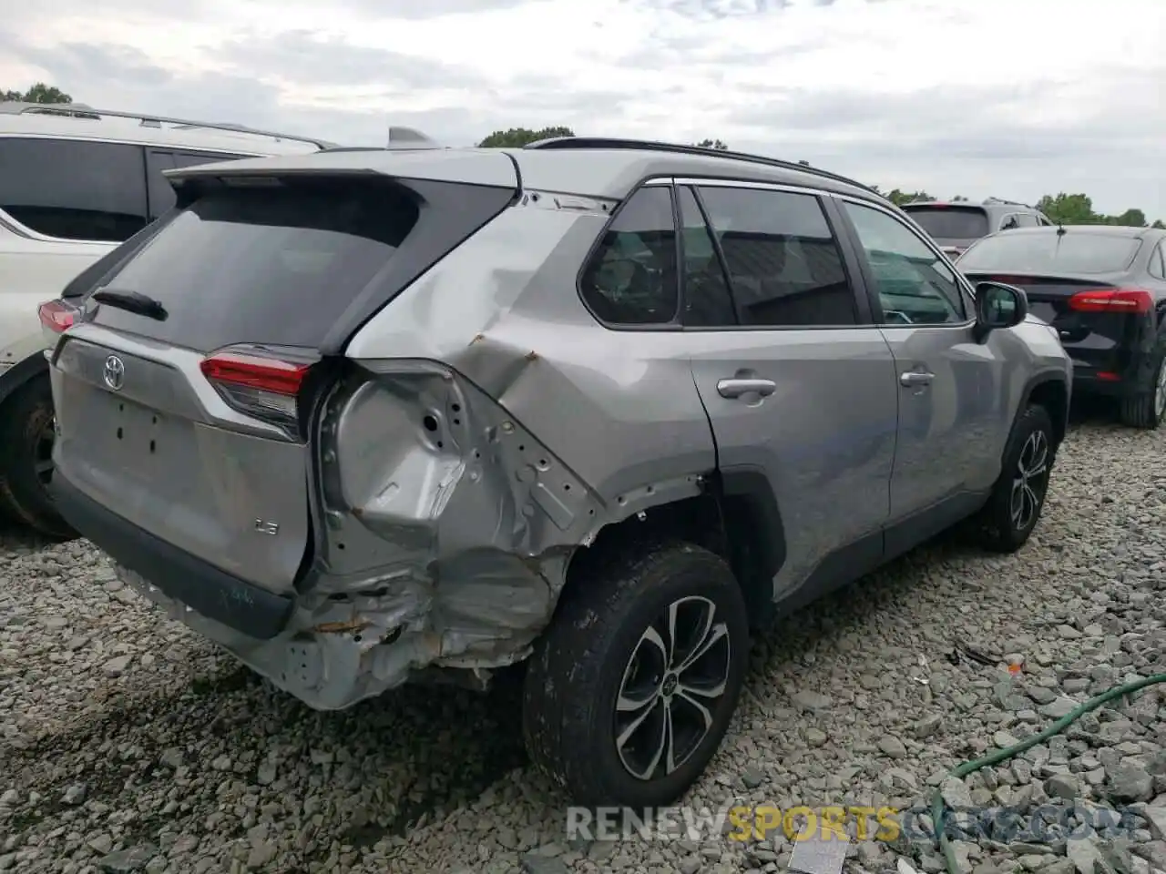 9 Photograph of a damaged car 2T3H1RFVXLC071098 TOYOTA RAV4 2020