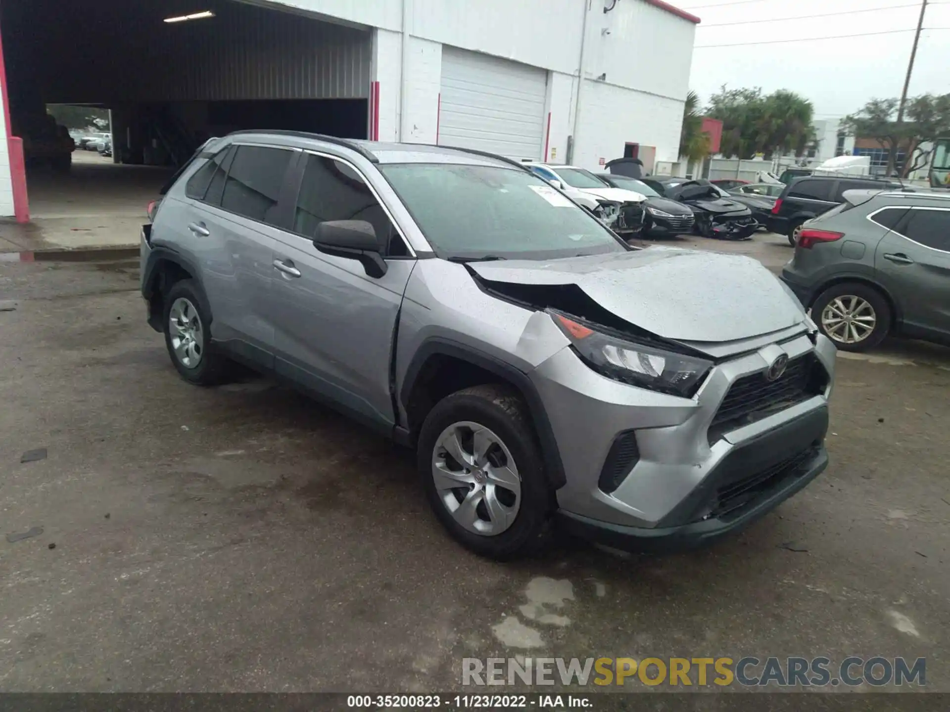 1 Photograph of a damaged car 2T3H1RFVXLC077242 TOYOTA RAV4 2020