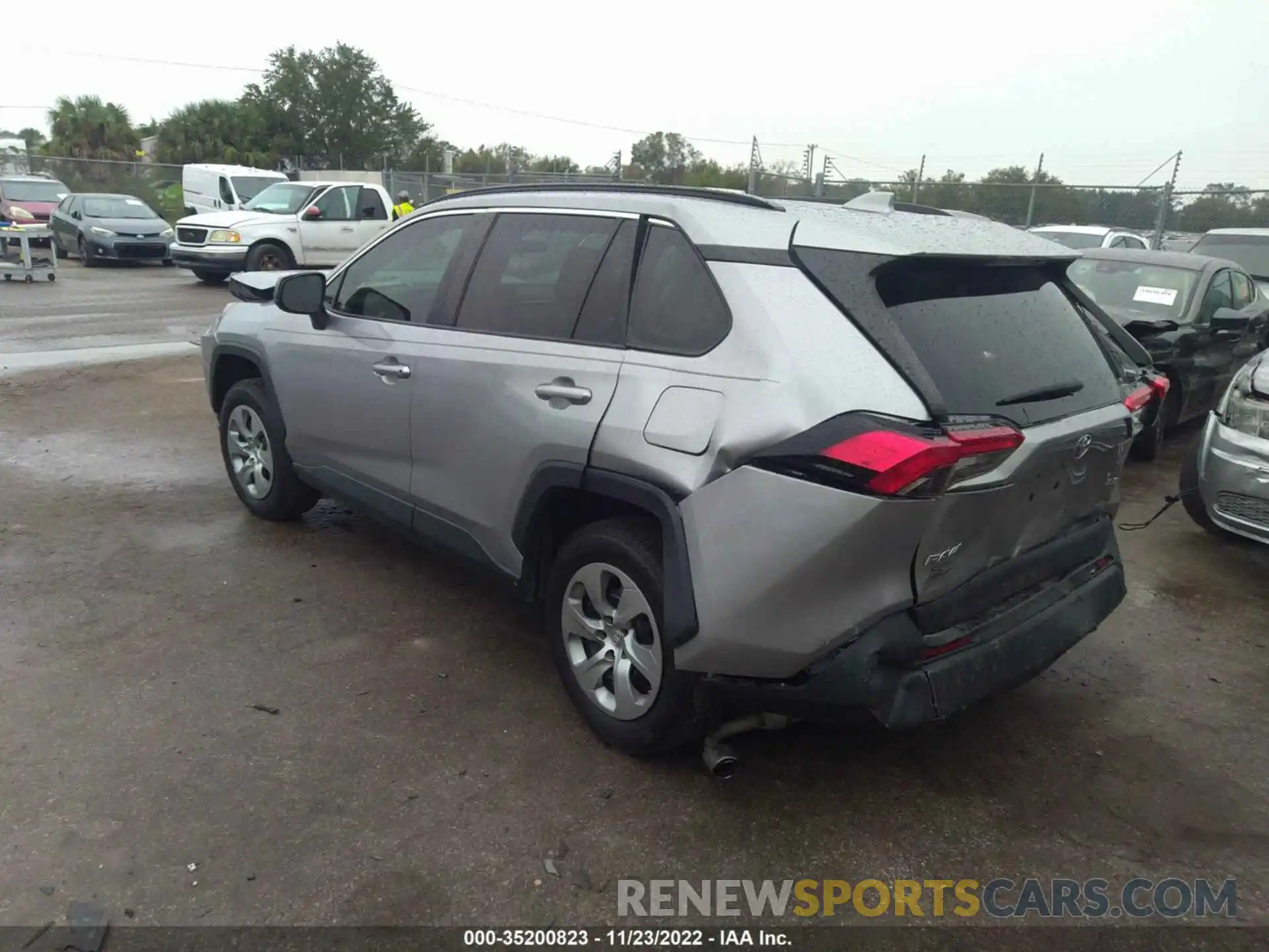 3 Photograph of a damaged car 2T3H1RFVXLC077242 TOYOTA RAV4 2020