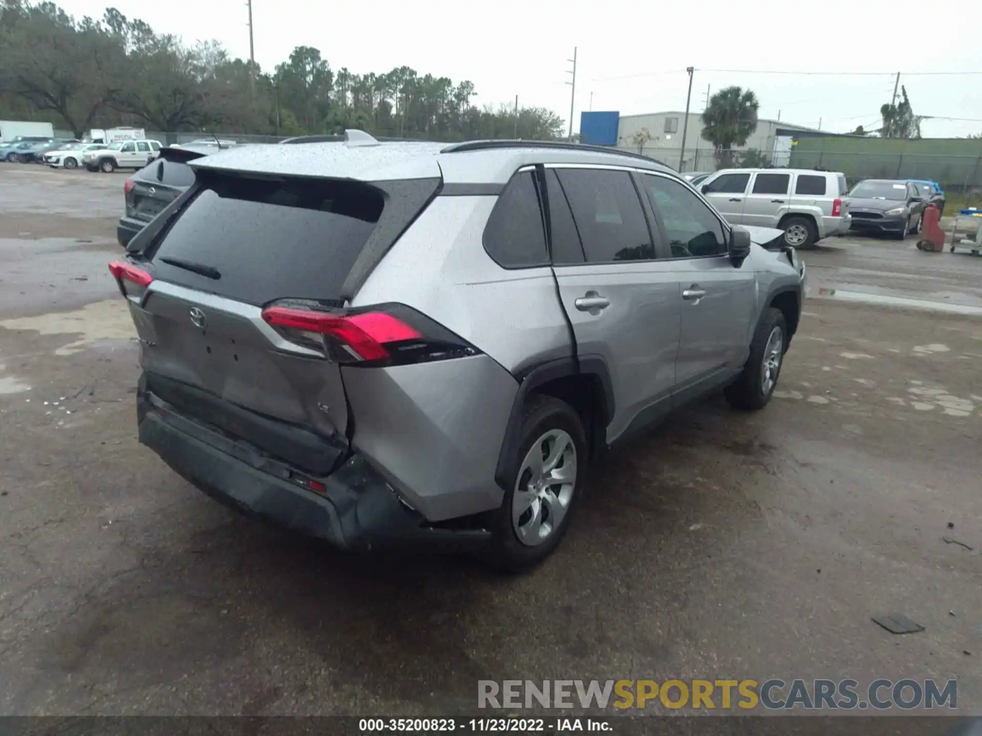 4 Photograph of a damaged car 2T3H1RFVXLC077242 TOYOTA RAV4 2020