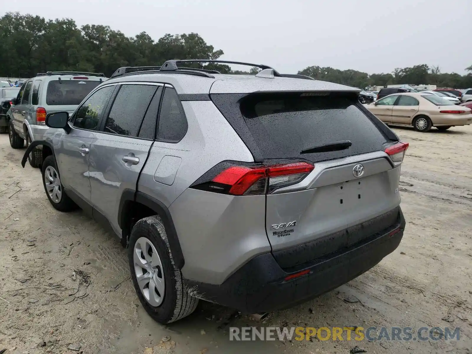 3 Photograph of a damaged car 2T3H1RFVXLC078407 TOYOTA RAV4 2020