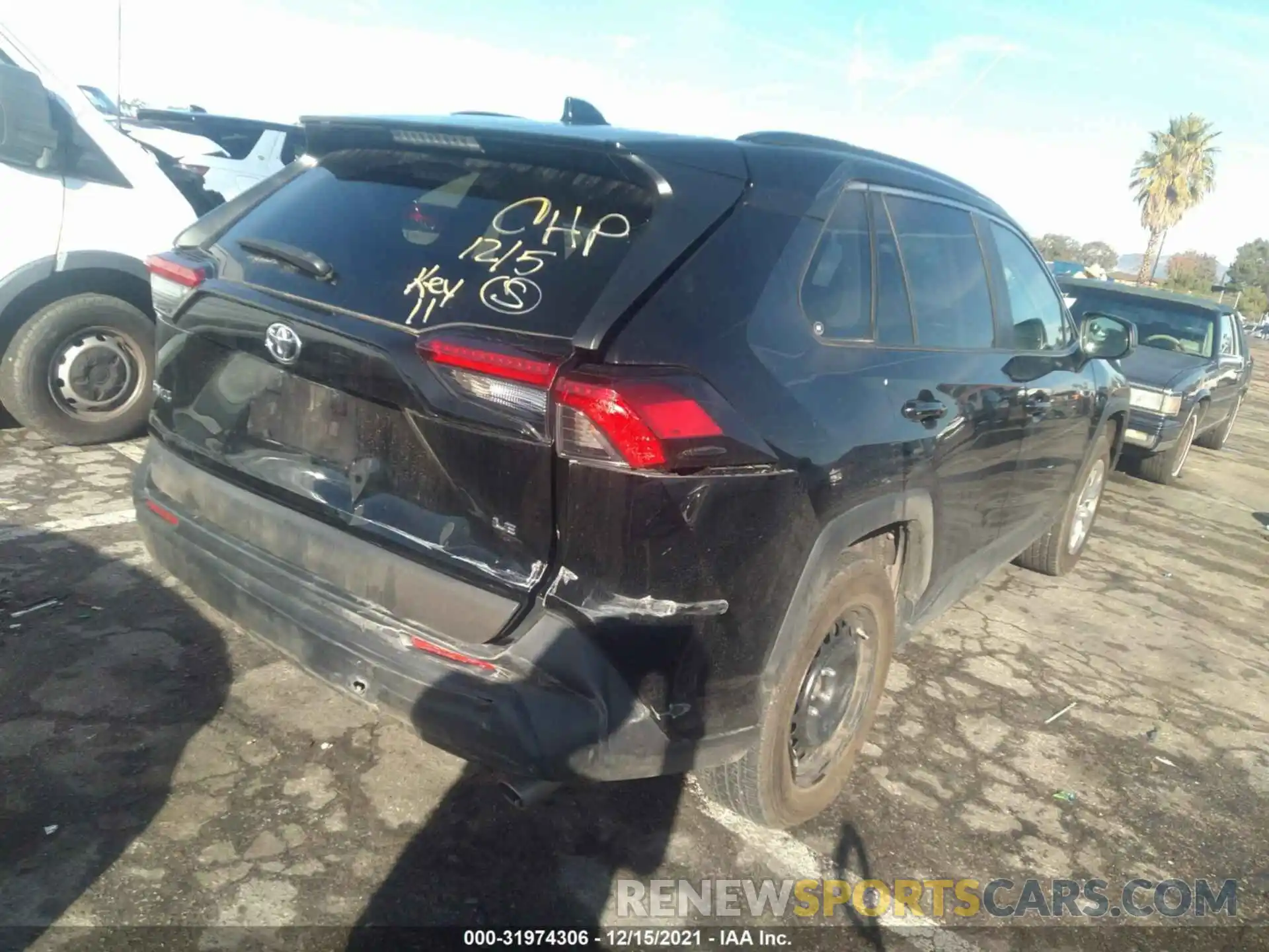 4 Photograph of a damaged car 2T3H1RFVXLC083350 TOYOTA RAV4 2020