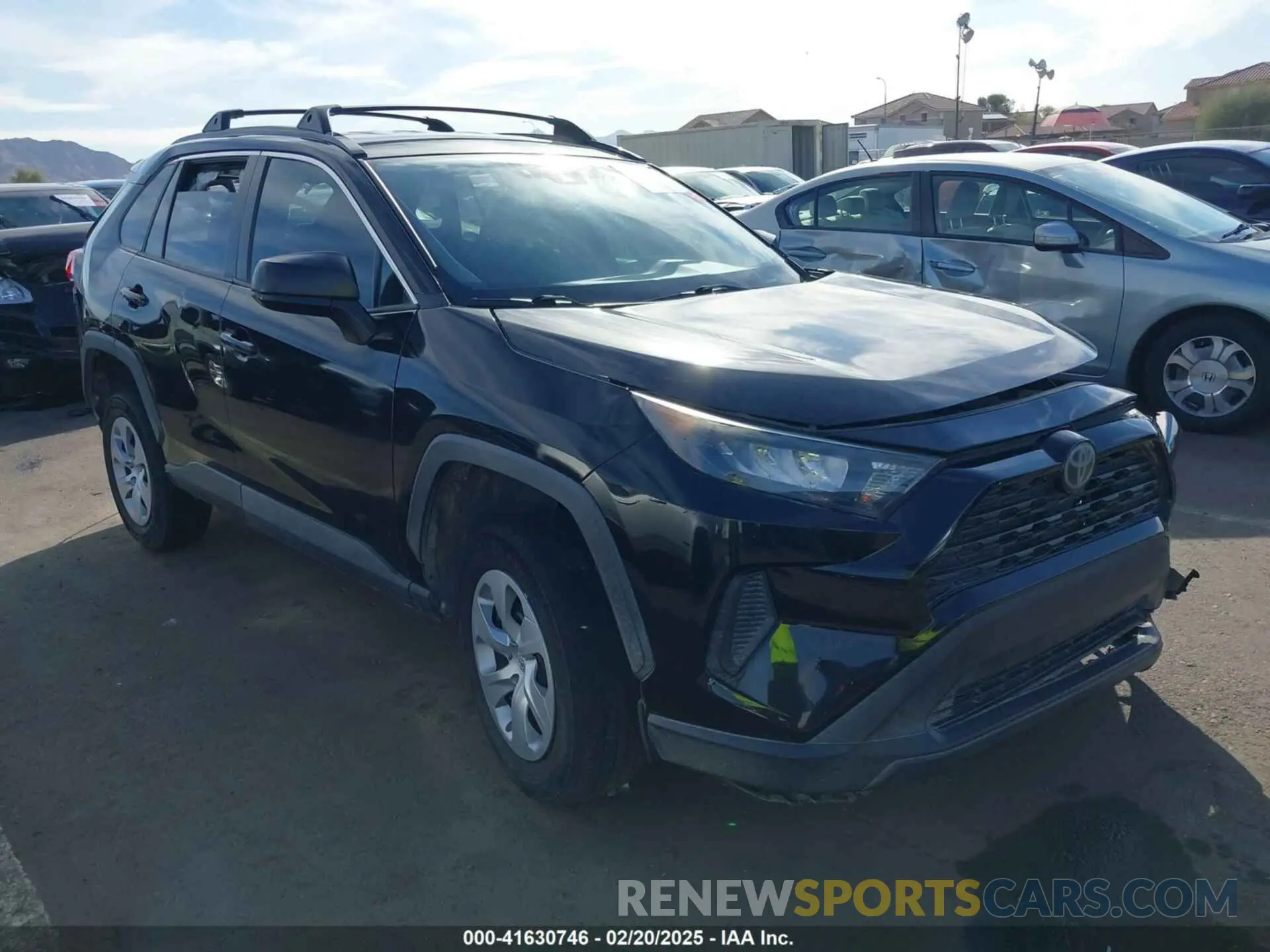 1 Photograph of a damaged car 2T3H1RFVXLW058589 TOYOTA RAV4 2020