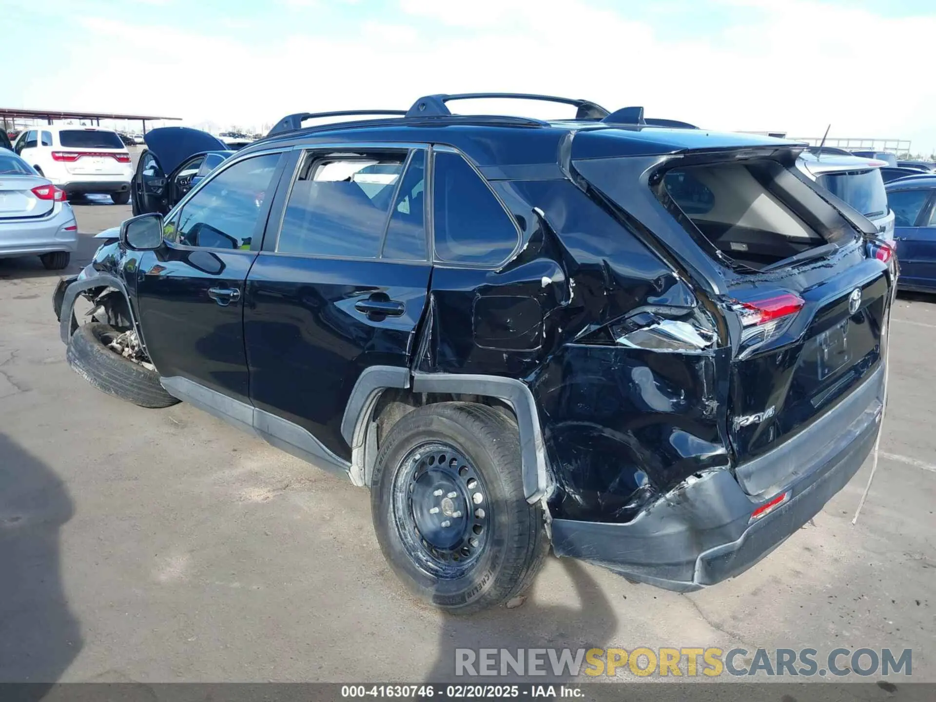 3 Photograph of a damaged car 2T3H1RFVXLW058589 TOYOTA RAV4 2020
