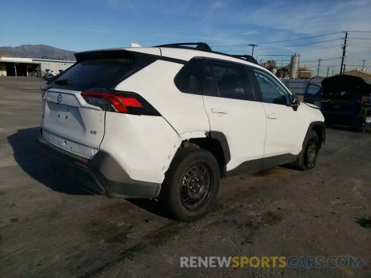 4 Photograph of a damaged car 2T3H1RFVXLW068961 TOYOTA RAV4 2020