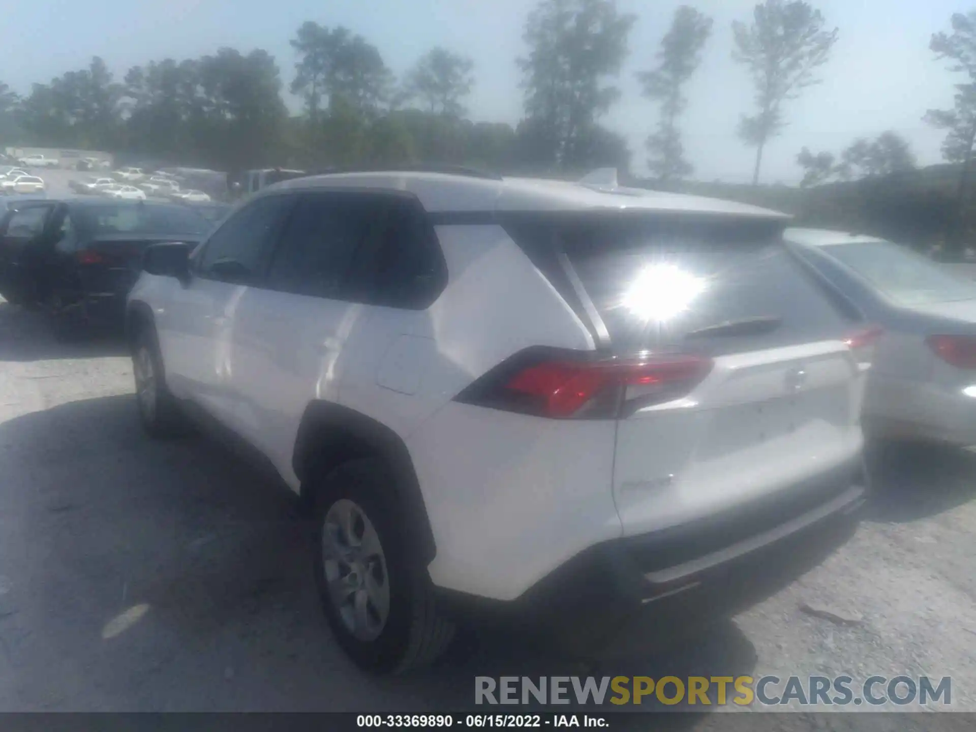 3 Photograph of a damaged car 2T3H1RFVXLW069494 TOYOTA RAV4 2020