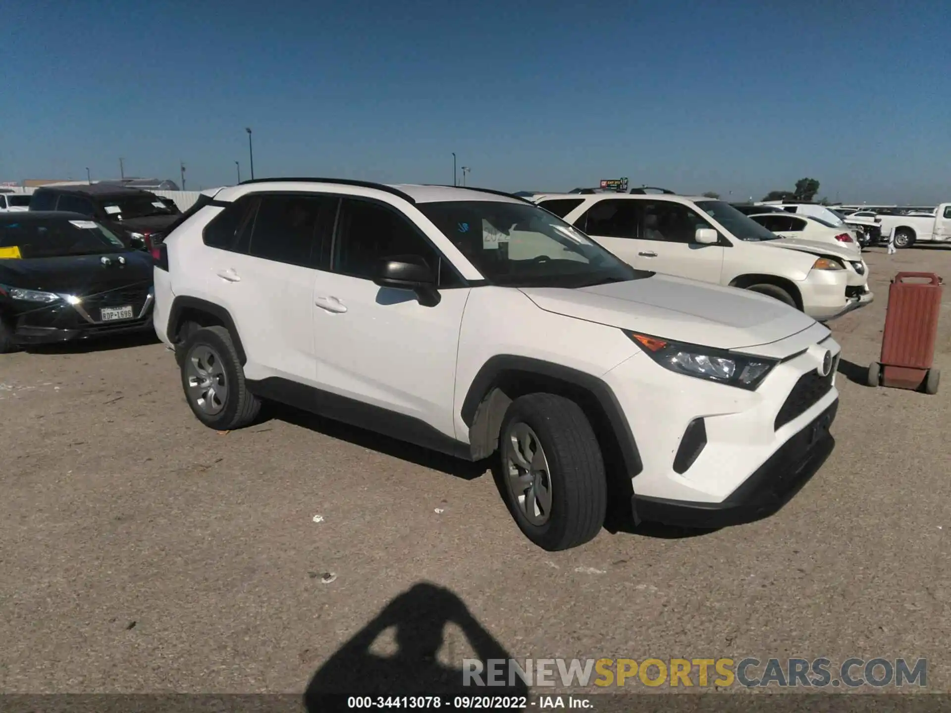 1 Photograph of a damaged car 2T3H1RFVXLW071746 TOYOTA RAV4 2020