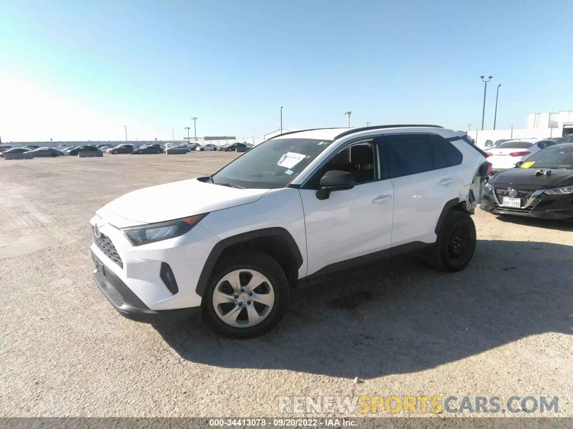 2 Photograph of a damaged car 2T3H1RFVXLW071746 TOYOTA RAV4 2020