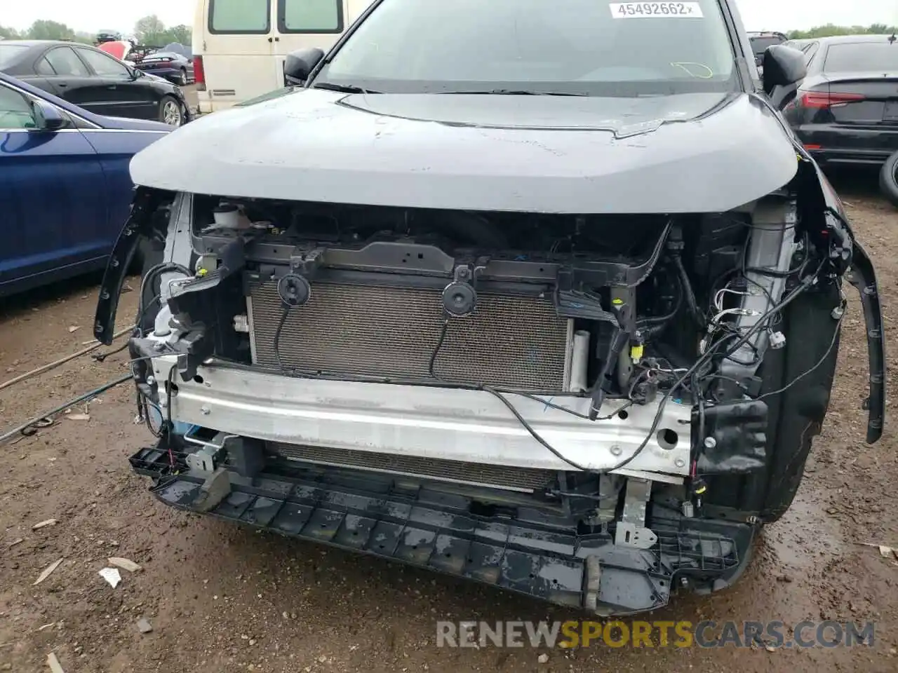 9 Photograph of a damaged car 2T3H1RFVXLW075232 TOYOTA RAV4 2020