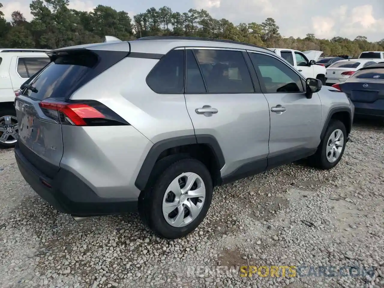 3 Photograph of a damaged car 2T3H1RFVXLW086716 TOYOTA RAV4 2020