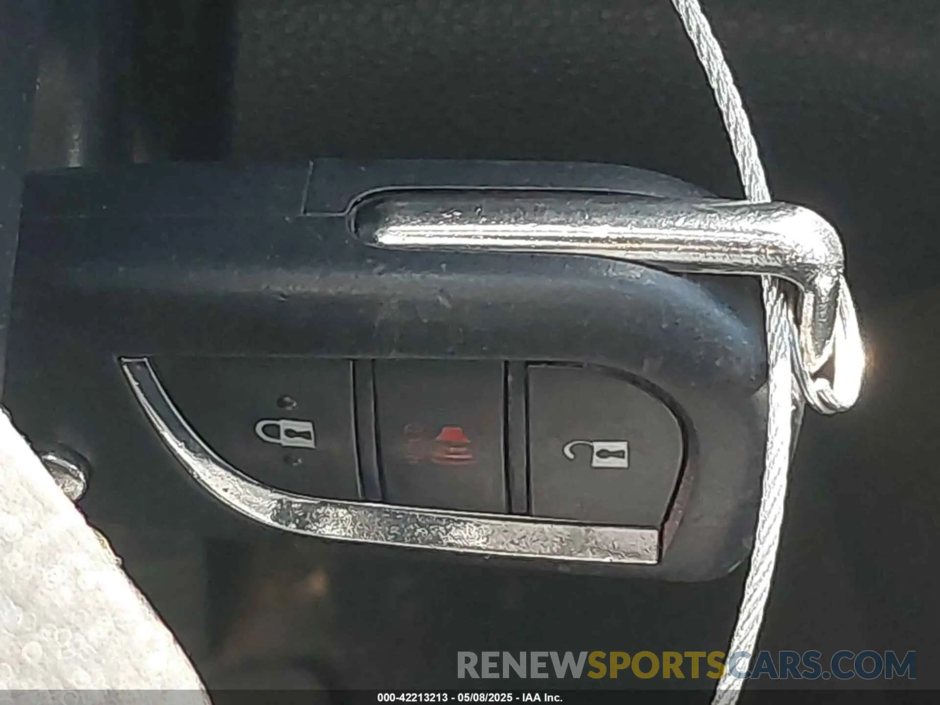 11 Photograph of a damaged car 2T3H1RFVXLW089647 TOYOTA RAV4 2020