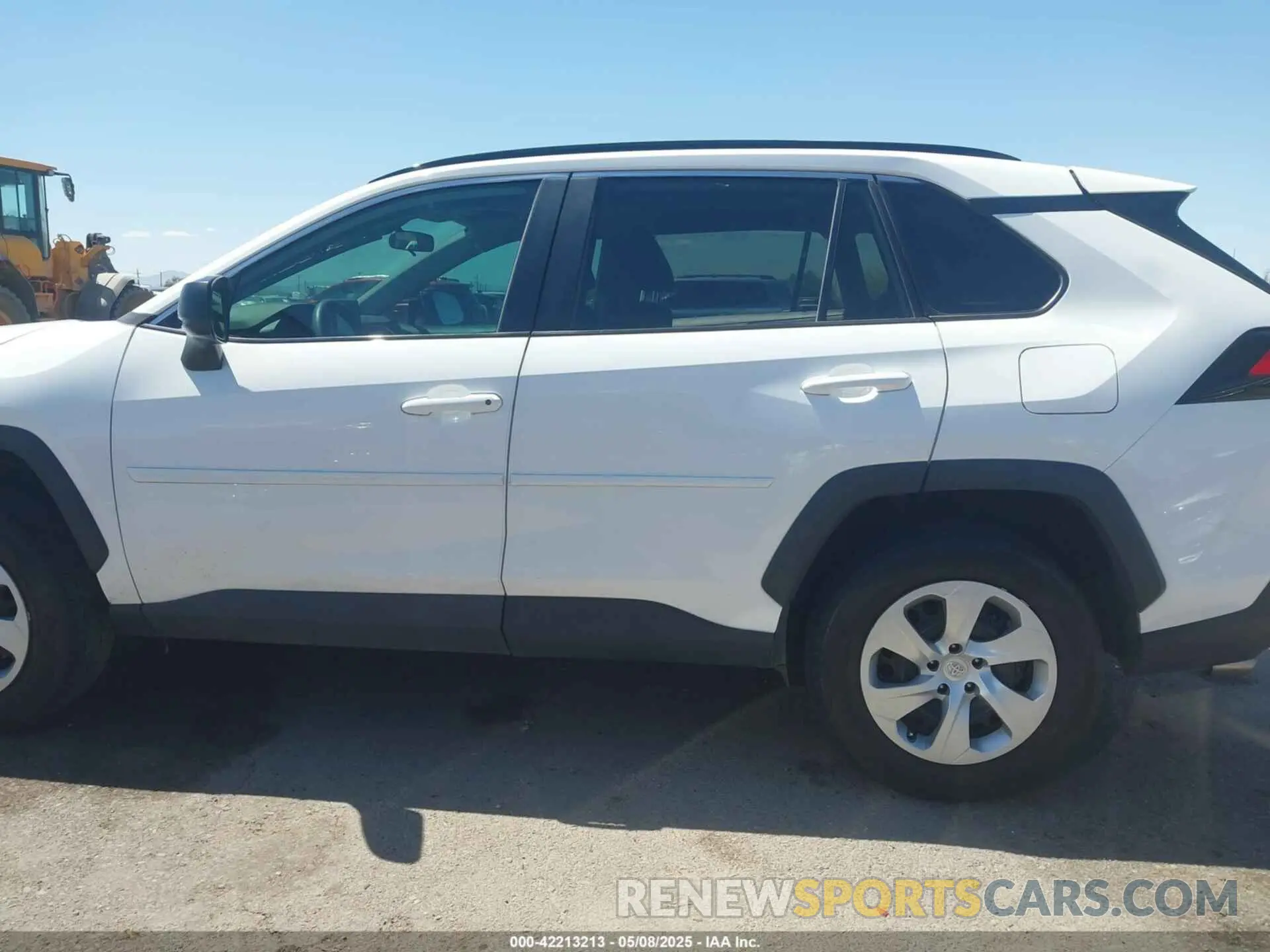 14 Photograph of a damaged car 2T3H1RFVXLW089647 TOYOTA RAV4 2020