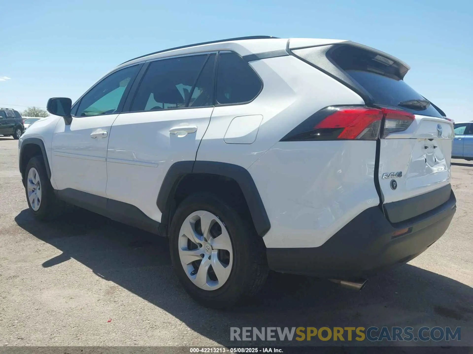 3 Photograph of a damaged car 2T3H1RFVXLW089647 TOYOTA RAV4 2020
