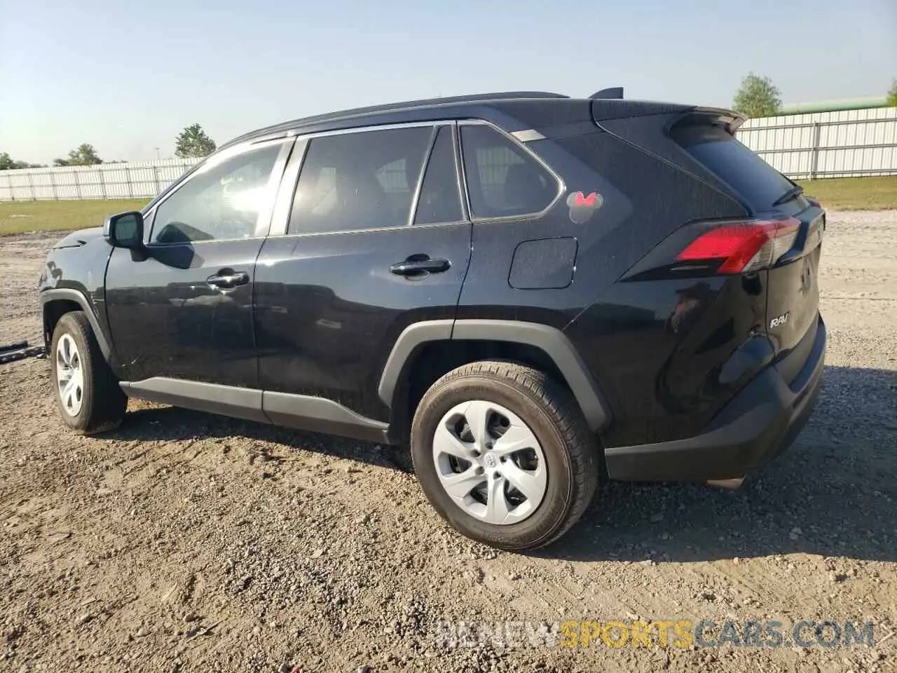 2 Photograph of a damaged car 2T3H1RFVXLW092032 TOYOTA RAV4 2020
