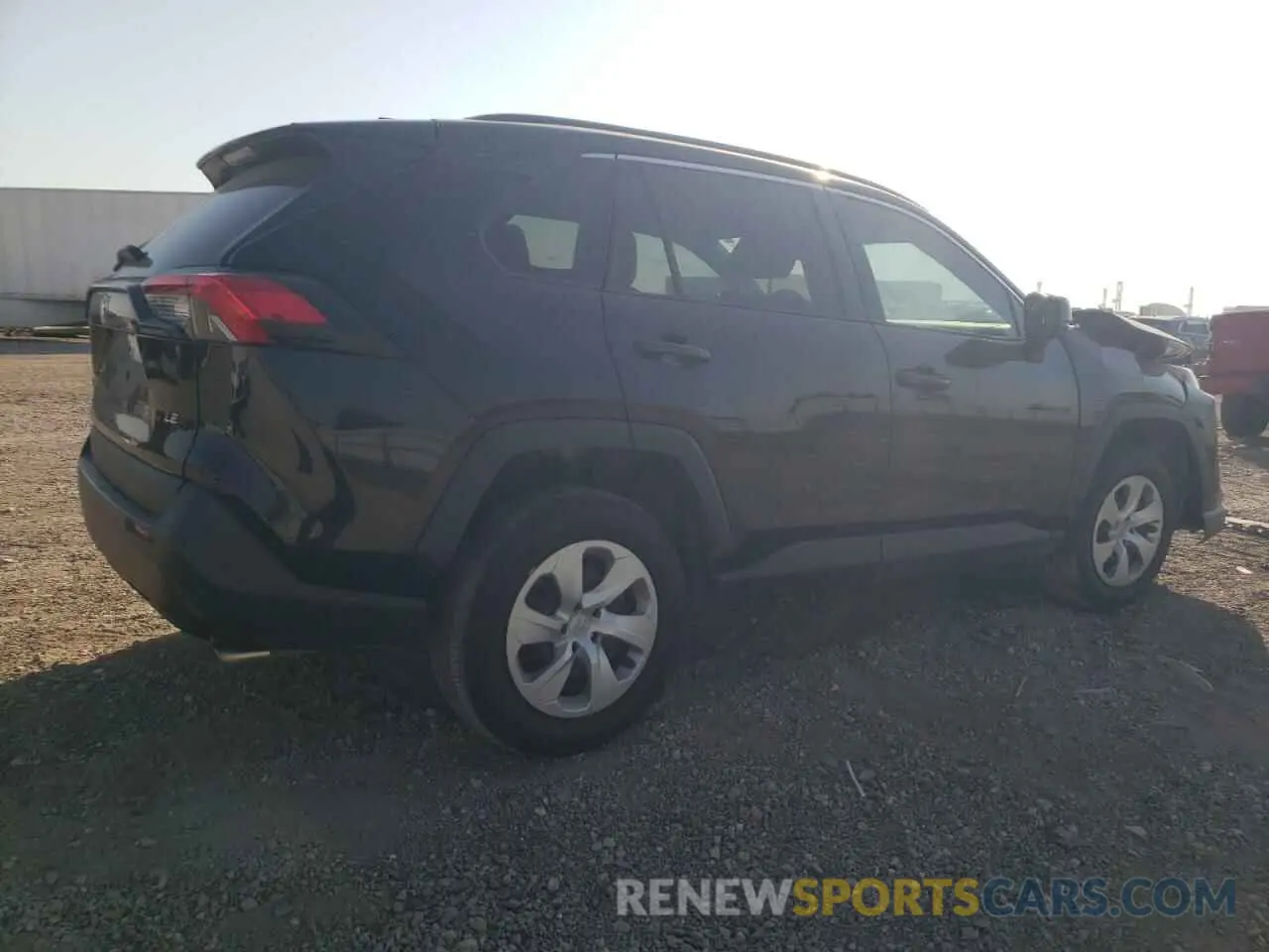 3 Photograph of a damaged car 2T3H1RFVXLW092032 TOYOTA RAV4 2020