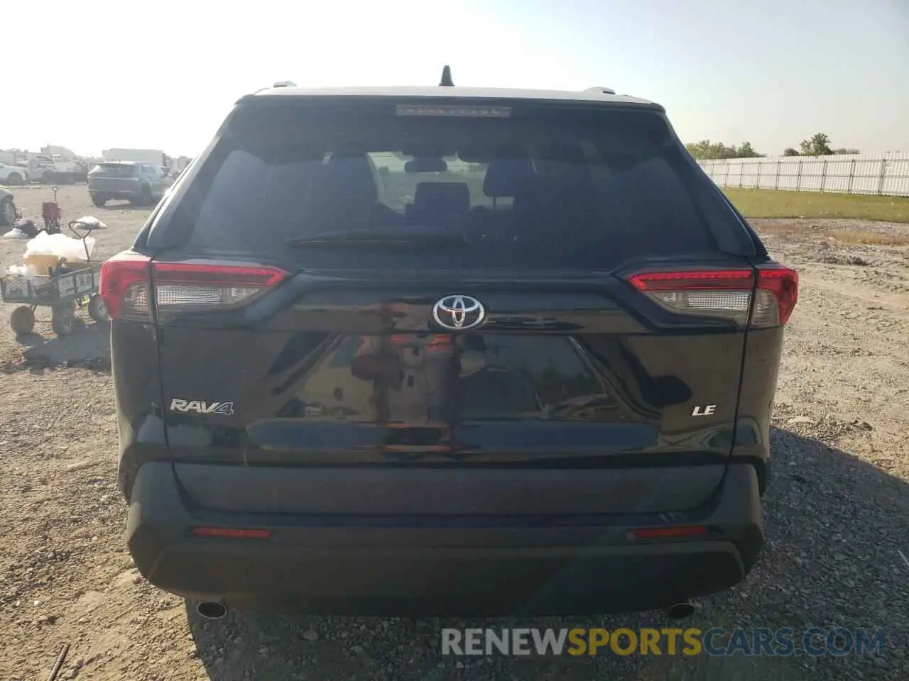 6 Photograph of a damaged car 2T3H1RFVXLW092032 TOYOTA RAV4 2020