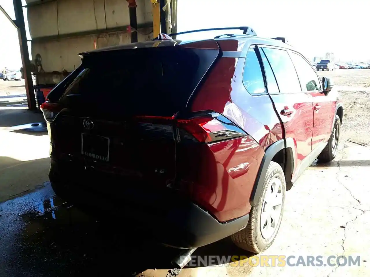 4 Photograph of a damaged car 2T3H1RFVXLW098588 TOYOTA RAV4 2020