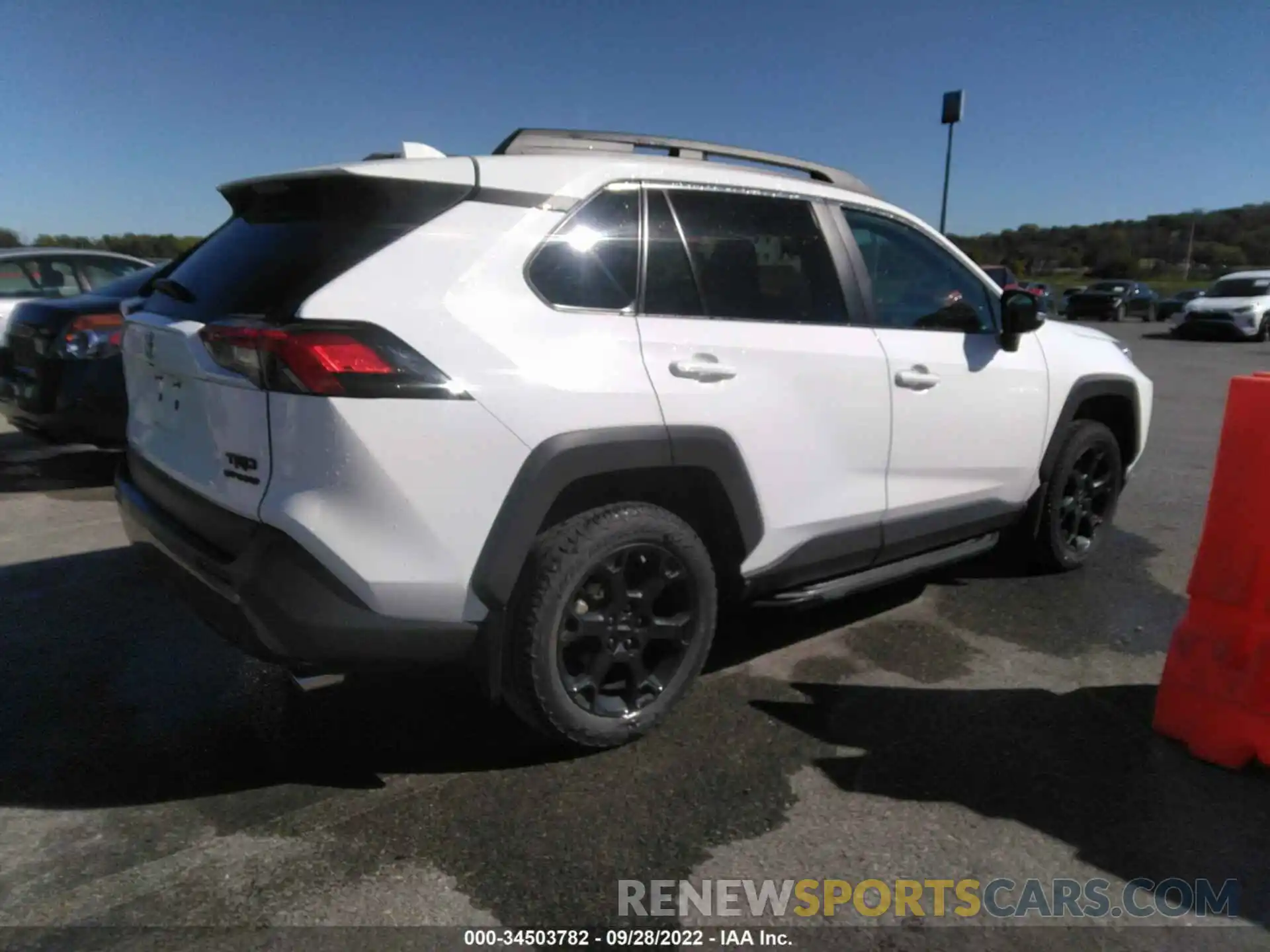 4 Photograph of a damaged car 2T3J1RFV0LC080877 TOYOTA RAV4 2020