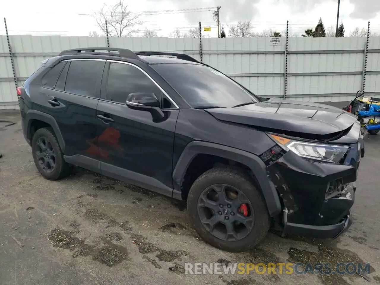 4 Photograph of a damaged car 2T3J1RFV0LC093483 TOYOTA RAV4 2020