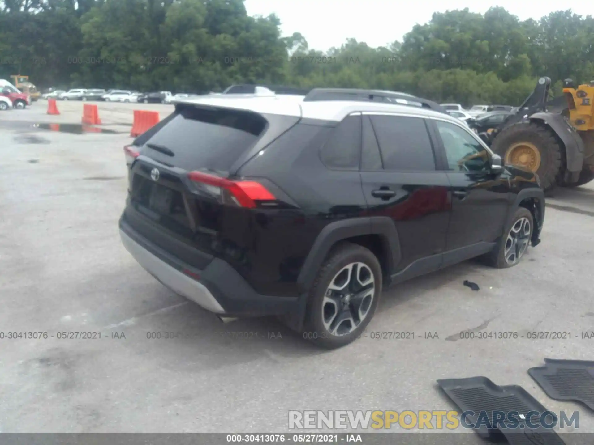 4 Photograph of a damaged car 2T3J1RFV1LC089426 TOYOTA RAV4 2020