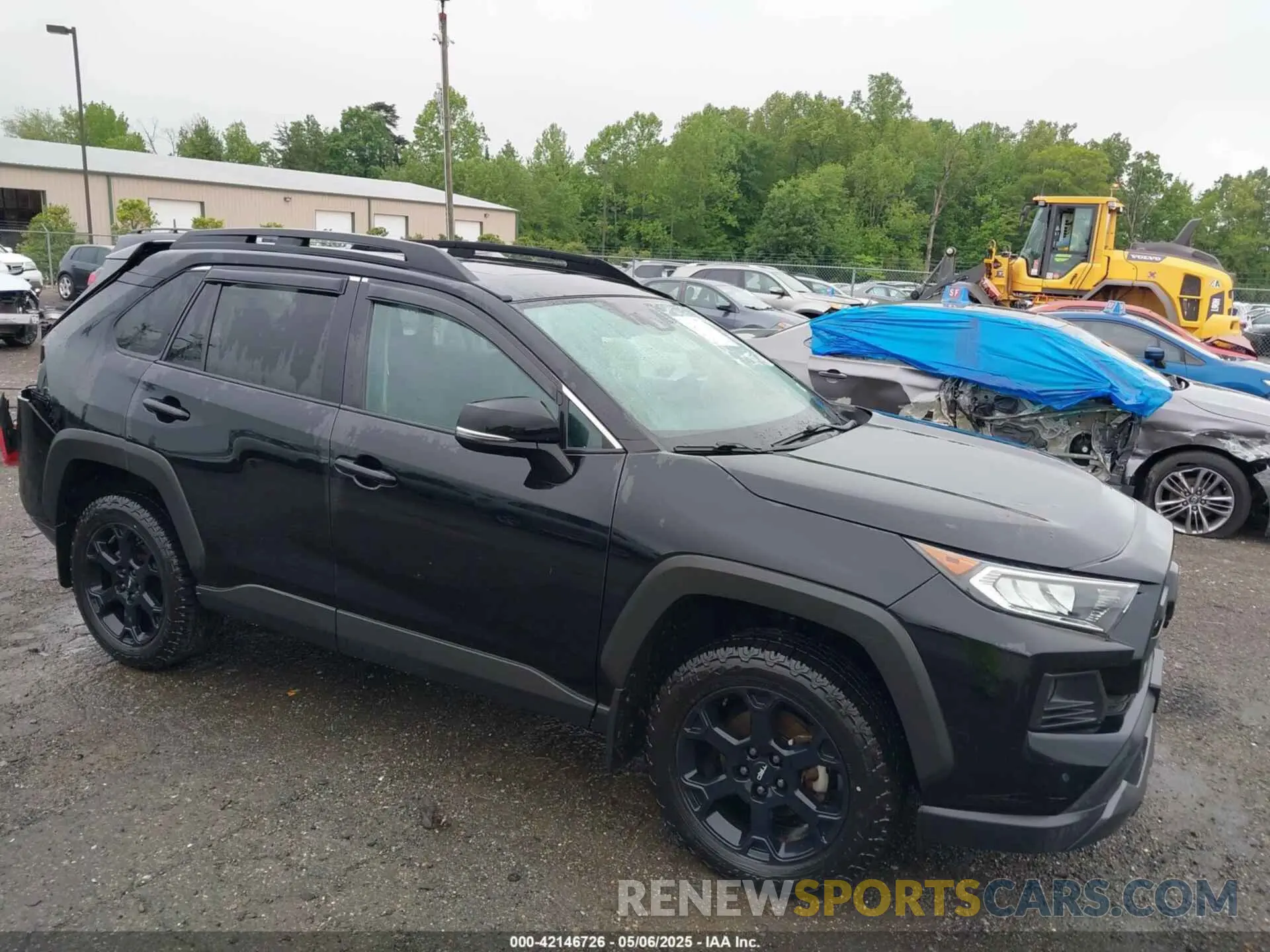 1 Photograph of a damaged car 2T3J1RFV1LC114115 TOYOTA RAV4 2020