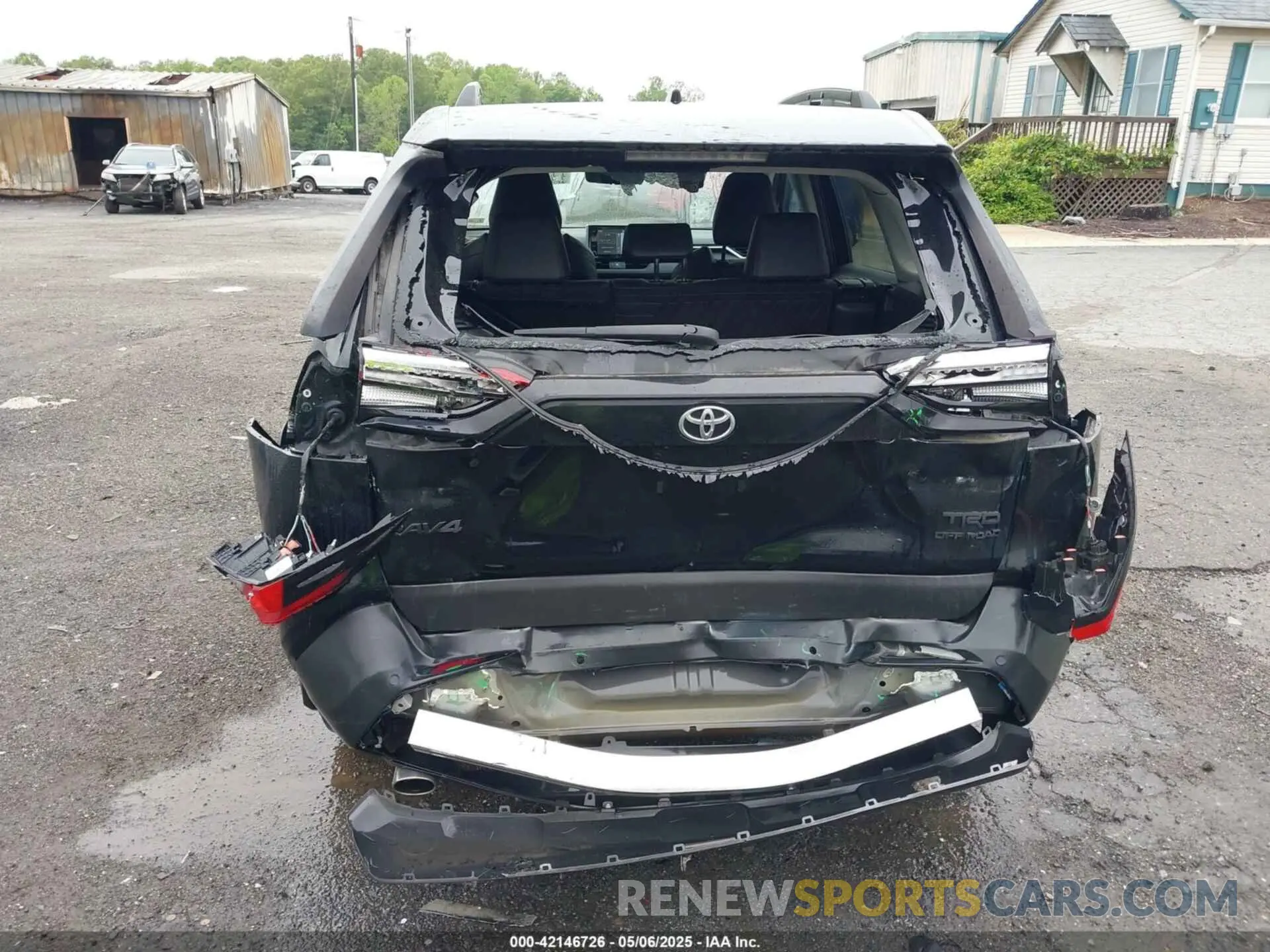 6 Photograph of a damaged car 2T3J1RFV1LC114115 TOYOTA RAV4 2020