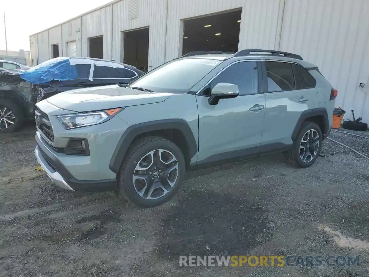 1 Photograph of a damaged car 2T3J1RFV1LC138169 TOYOTA RAV4 2020