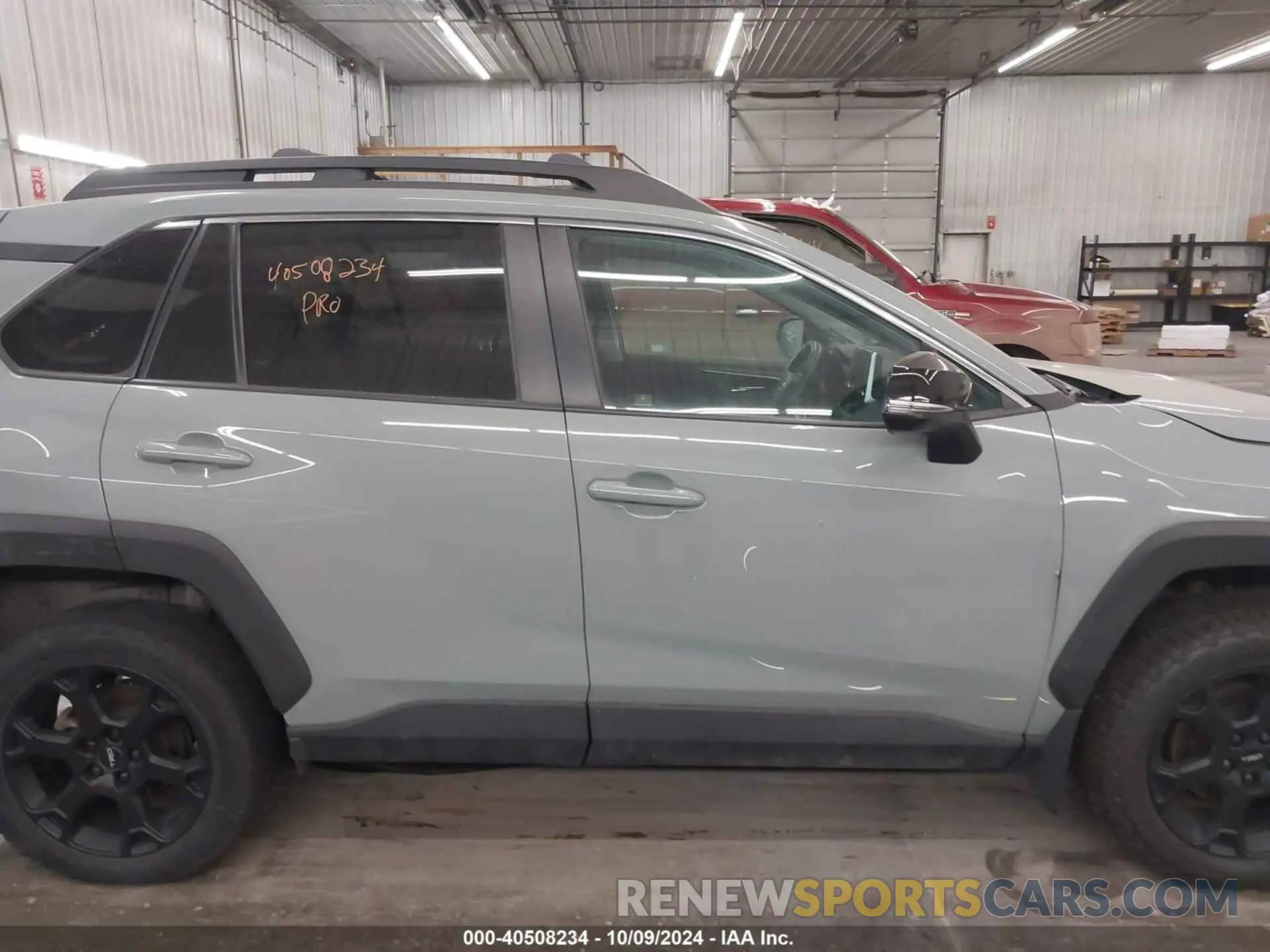 13 Photograph of a damaged car 2T3J1RFV2LC083537 TOYOTA RAV4 2020