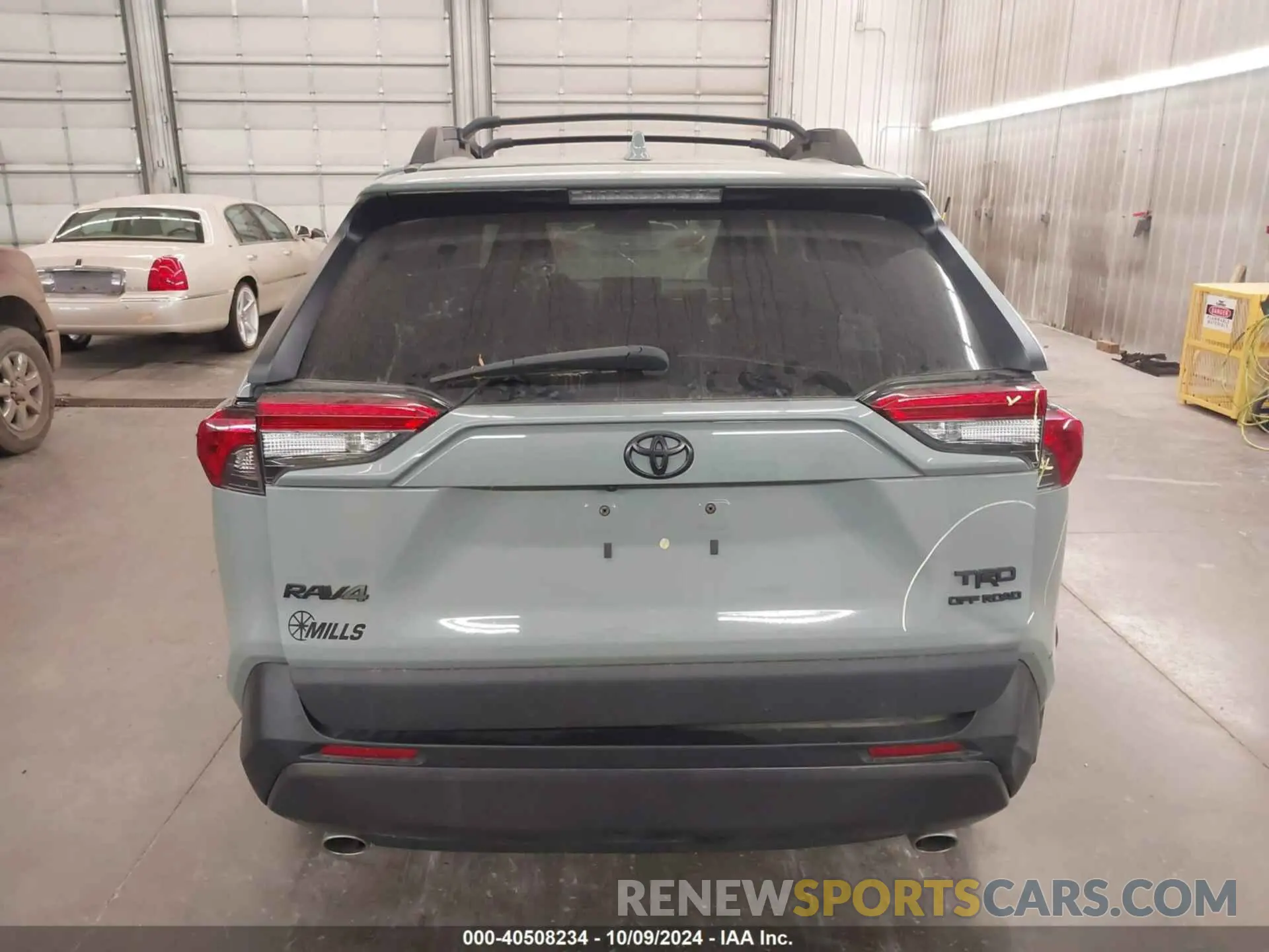 16 Photograph of a damaged car 2T3J1RFV2LC083537 TOYOTA RAV4 2020