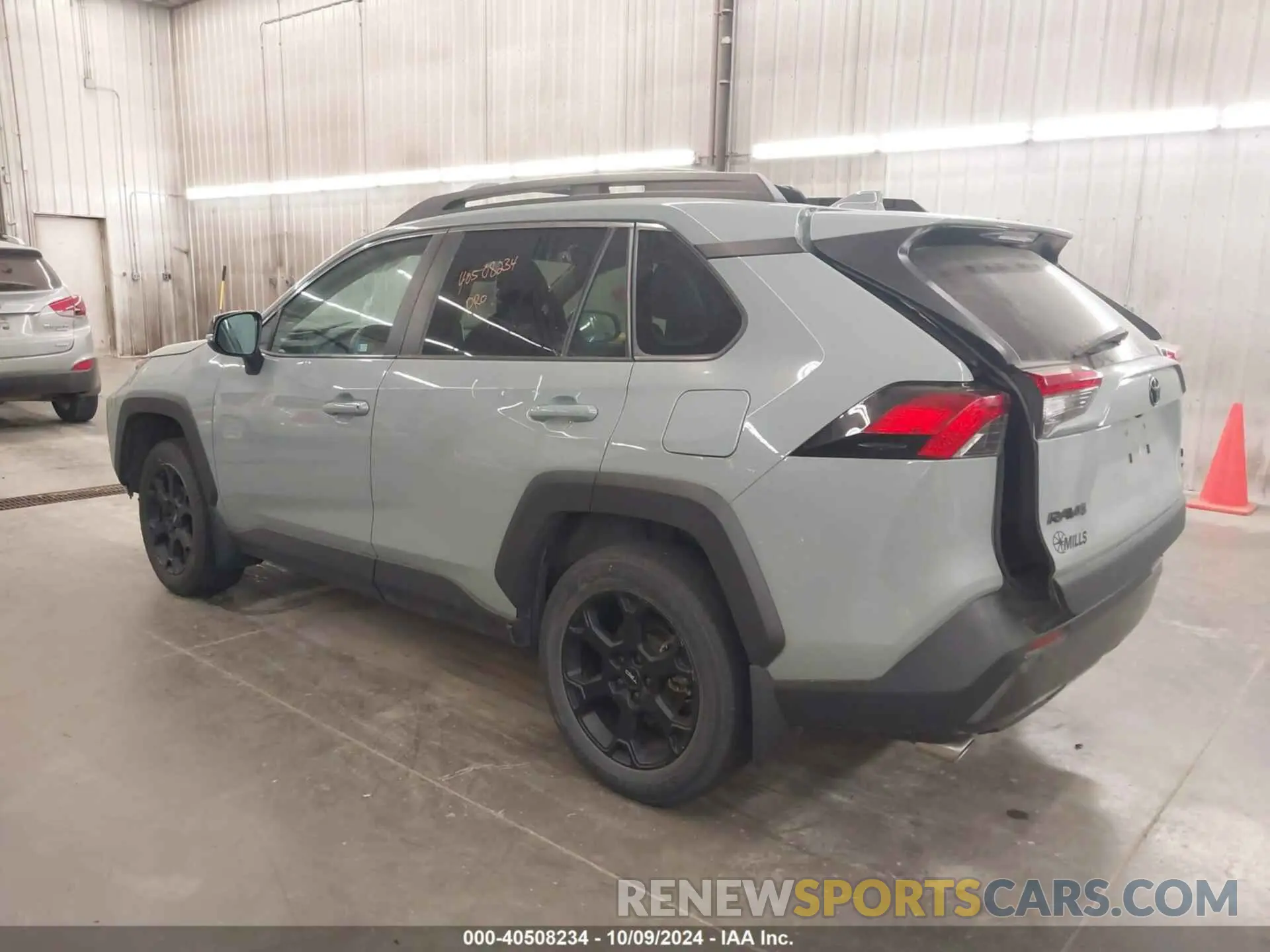 3 Photograph of a damaged car 2T3J1RFV2LC083537 TOYOTA RAV4 2020