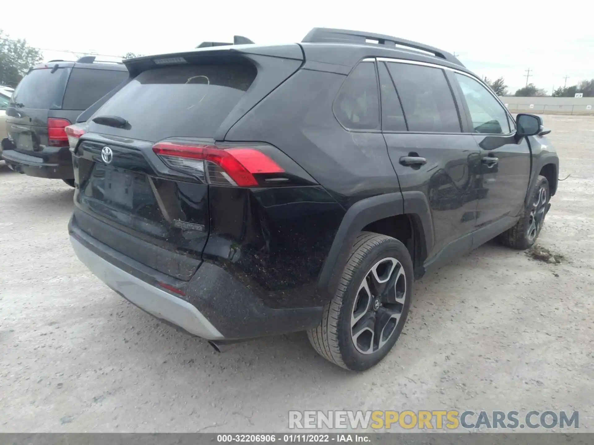 4 Photograph of a damaged car 2T3J1RFV2LC094179 TOYOTA RAV4 2020