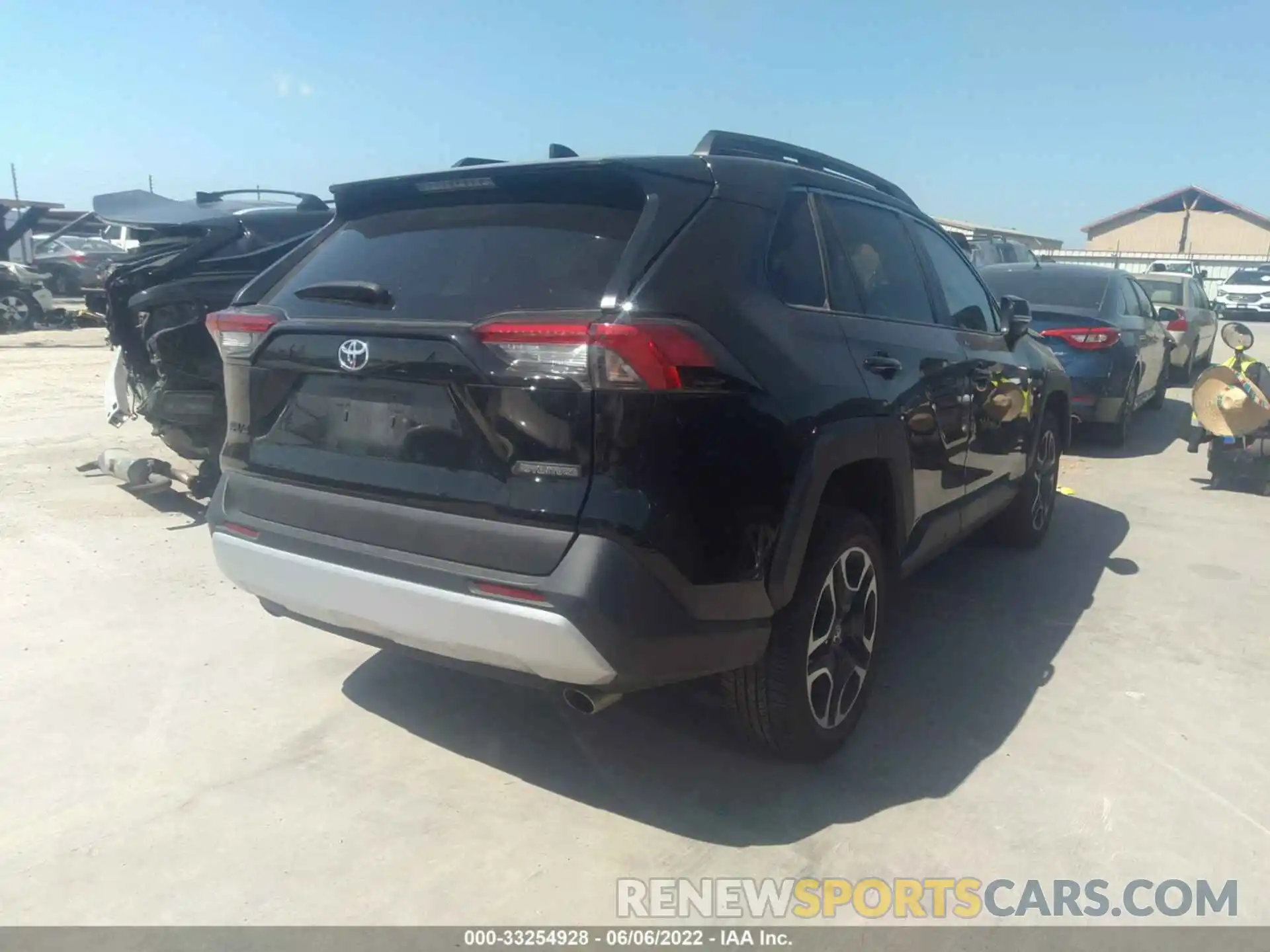 4 Photograph of a damaged car 2T3J1RFV2LC098989 TOYOTA RAV4 2020