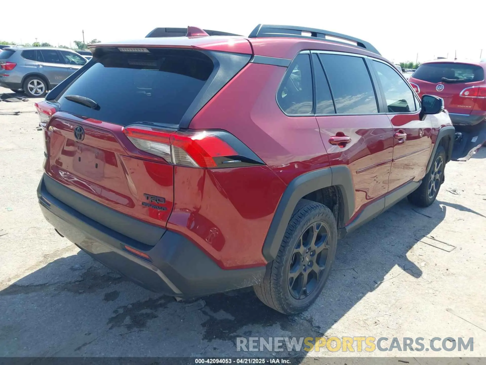 4 Photograph of a damaged car 2T3J1RFV2LC118416 TOYOTA RAV4 2020