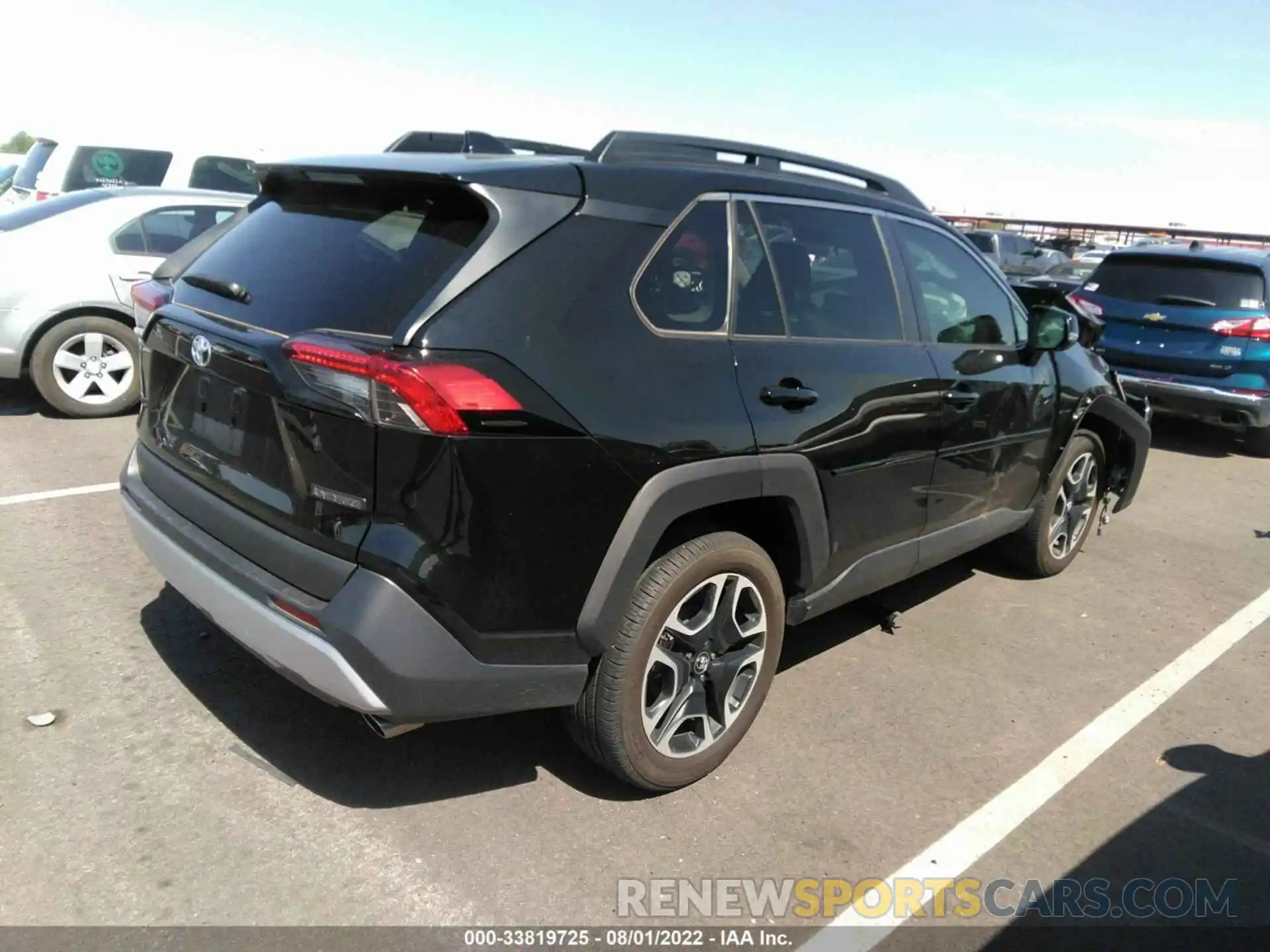 4 Photograph of a damaged car 2T3J1RFV2LC121252 TOYOTA RAV4 2020