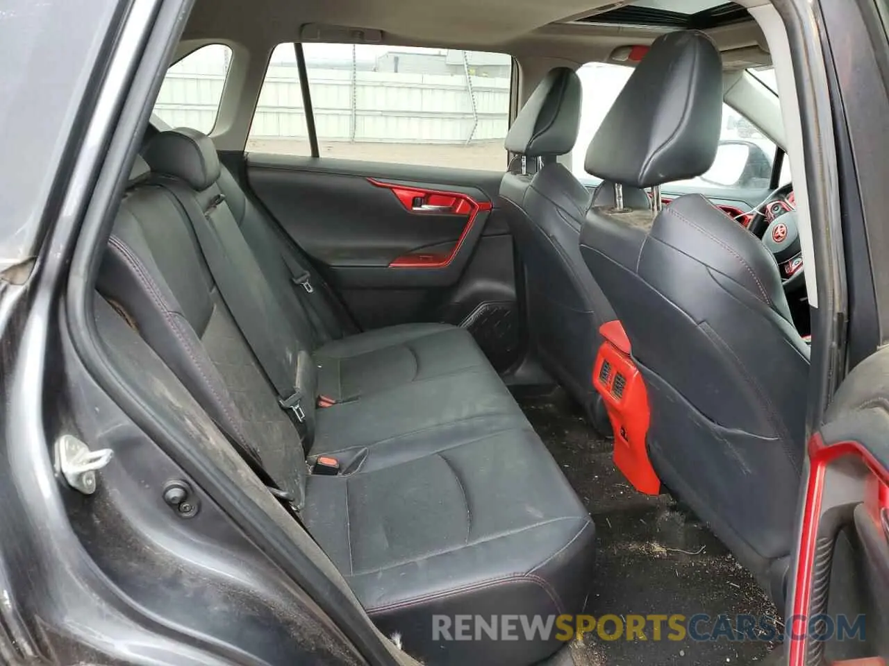 10 Photograph of a damaged car 2T3J1RFV3LC073681 TOYOTA RAV4 2020