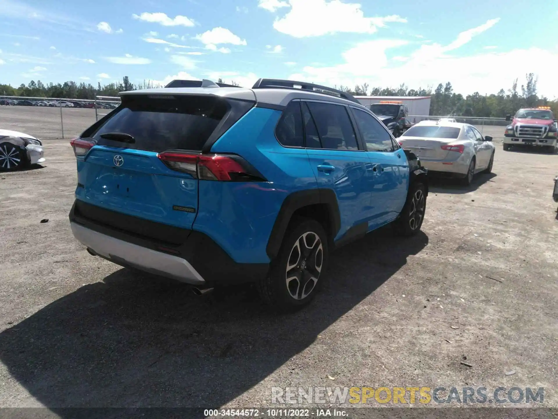 4 Photograph of a damaged car 2T3J1RFV3LC084468 TOYOTA RAV4 2020