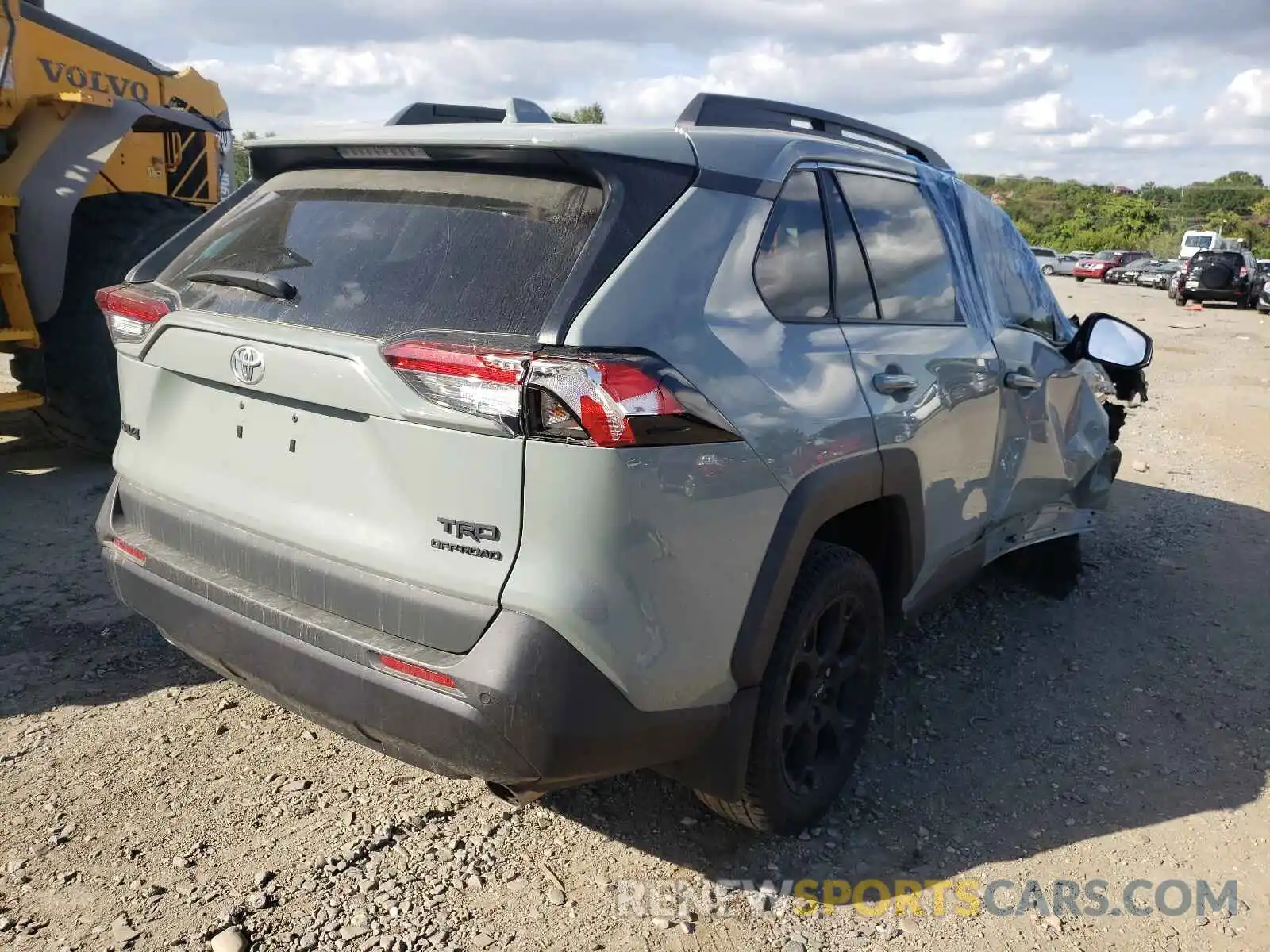 4 Photograph of a damaged car 2T3J1RFV3LC104637 TOYOTA RAV4 2020