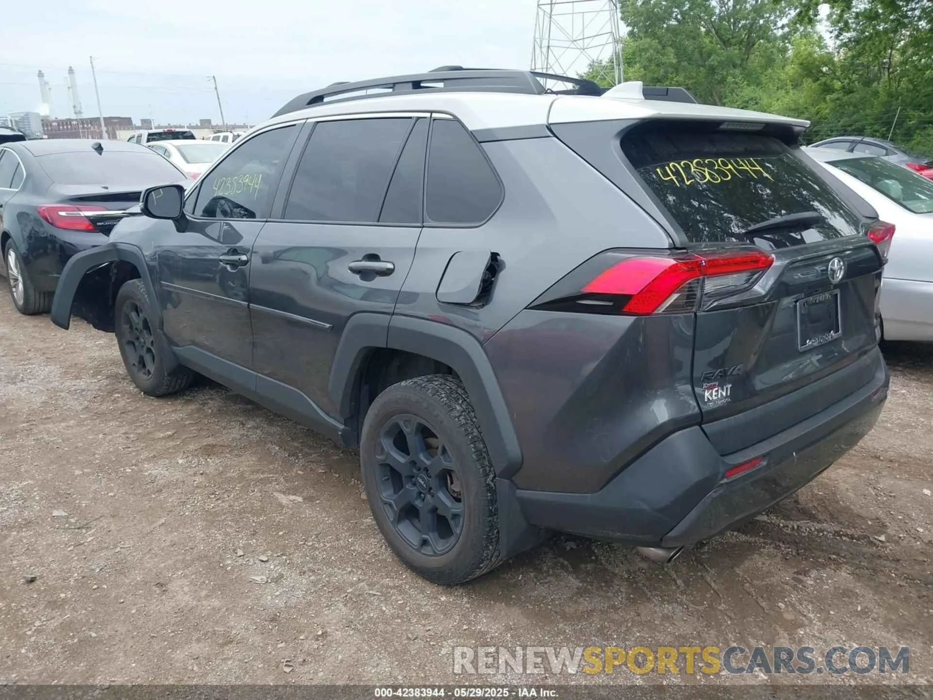 3 Photograph of a damaged car 2T3J1RFV4LC087234 TOYOTA RAV4 2020
