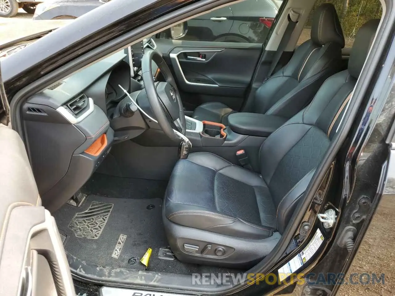 7 Photograph of a damaged car 2T3J1RFV4LW126421 TOYOTA RAV4 2020